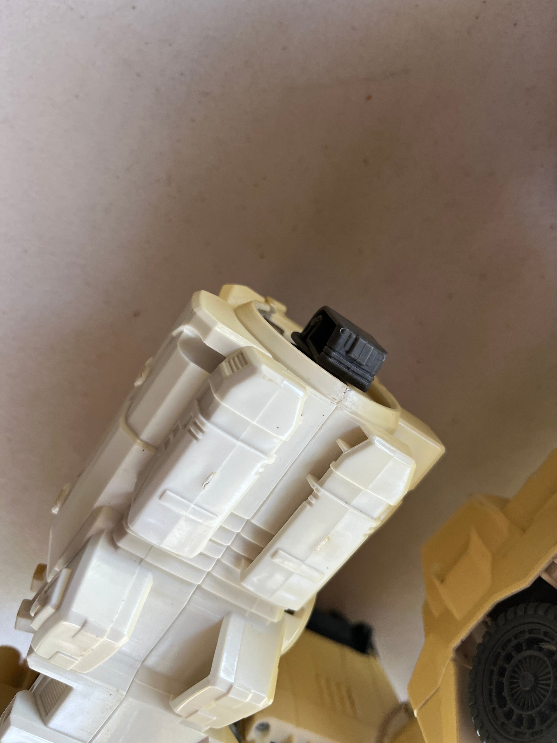 Takara Tomy Transformers Generations TG-23 Metroplex 23 inch Action Figure FRENLY BRICKS - Open 7 Days