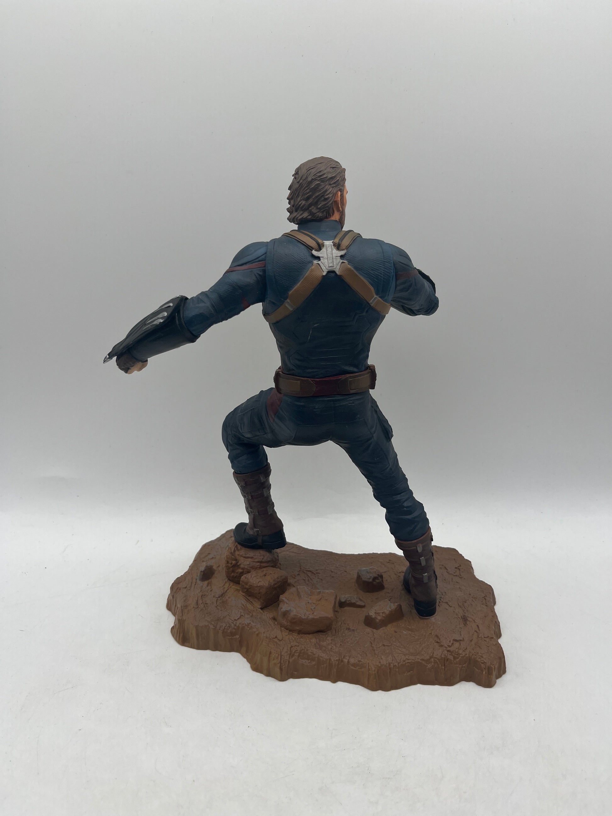 Diamond Select Toys Marvel Gallery: Avengers Infinity War Captain America FRENLY BRICKS - Open 7 Days