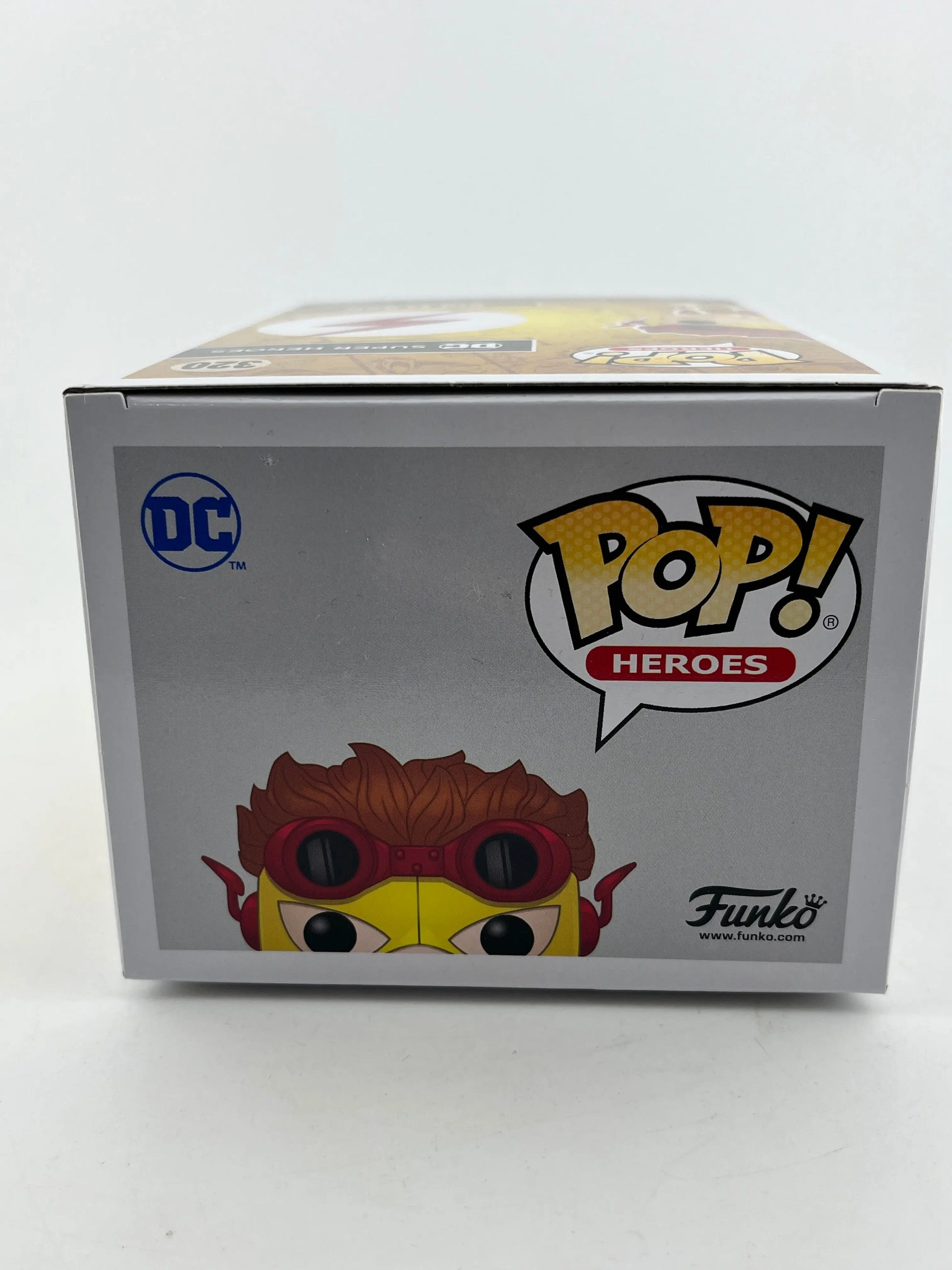 Funko POP! Heroes DC - Kid Flash #320 - Glow Chase - Special Edition FRENLY BRICKS - Open 7 Days image 5