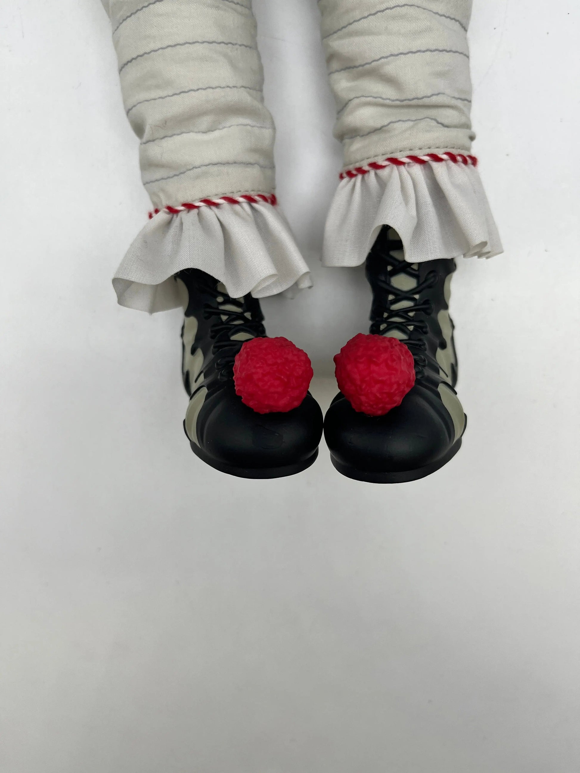 Mezco Toyz IT Pennywise MDS Roto Plush Figure Horror Movie Collectible FRENLY BRICKS - Open 7 Days