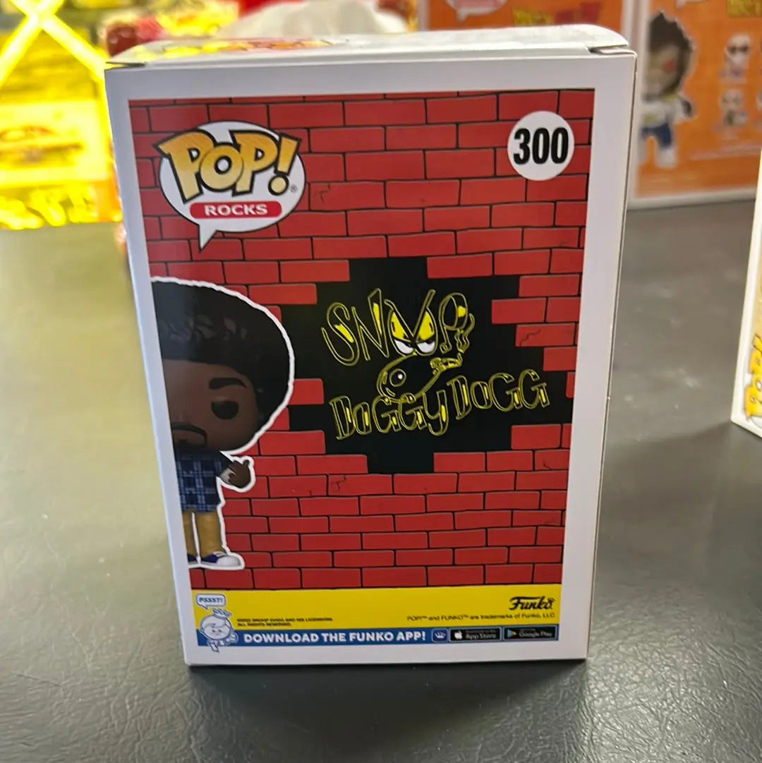 Pop Vinyl Rocks 300 Snoop Dogg FRENLY BRICKS - Open 7 Days