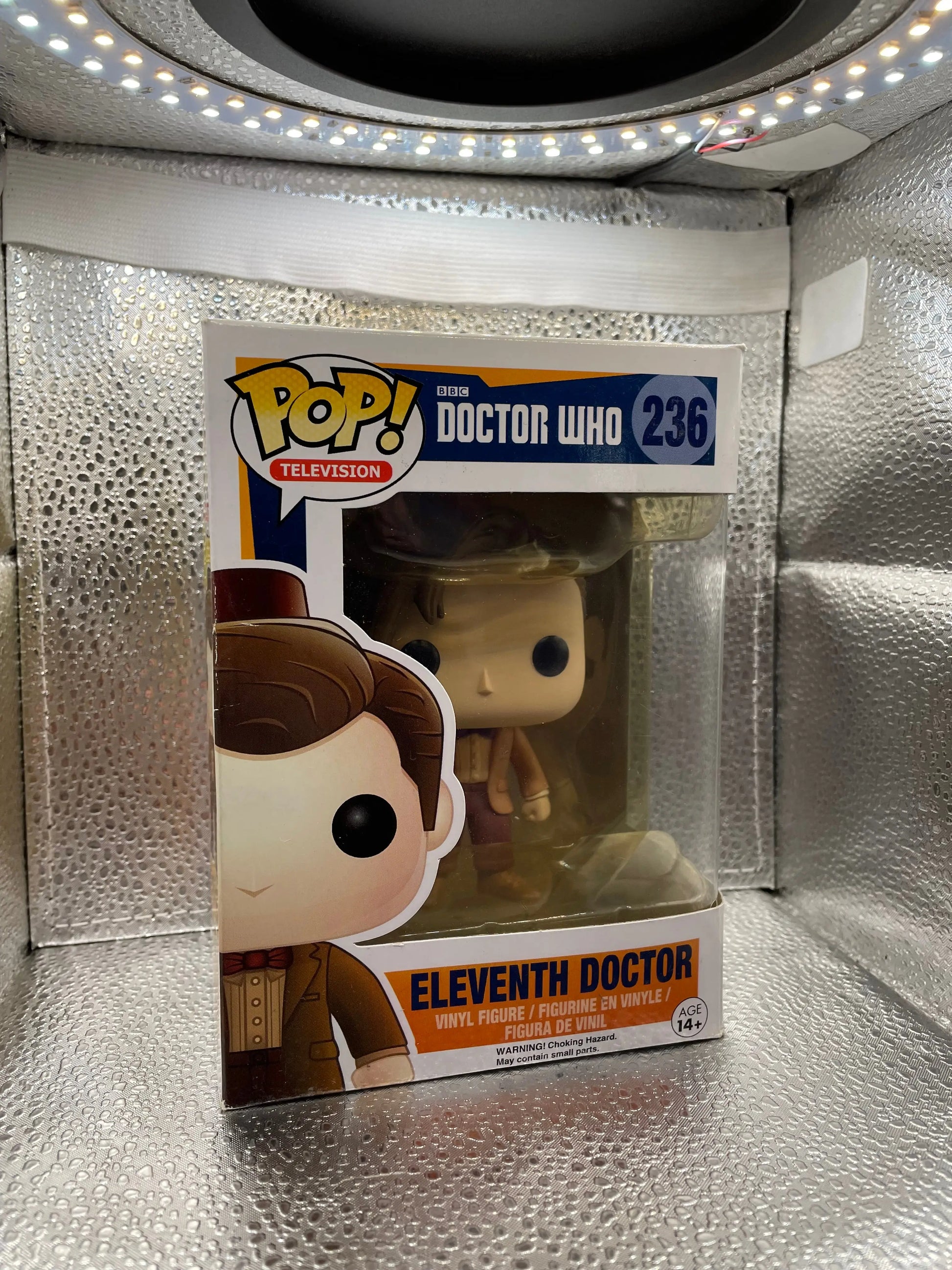 FUNKO POP TELEVISION DOCTOR WHO #236 ELEVENTH DOCTOR (with FEZ & MOP) VINYL FRENLY BRICKS - Open 7 Days