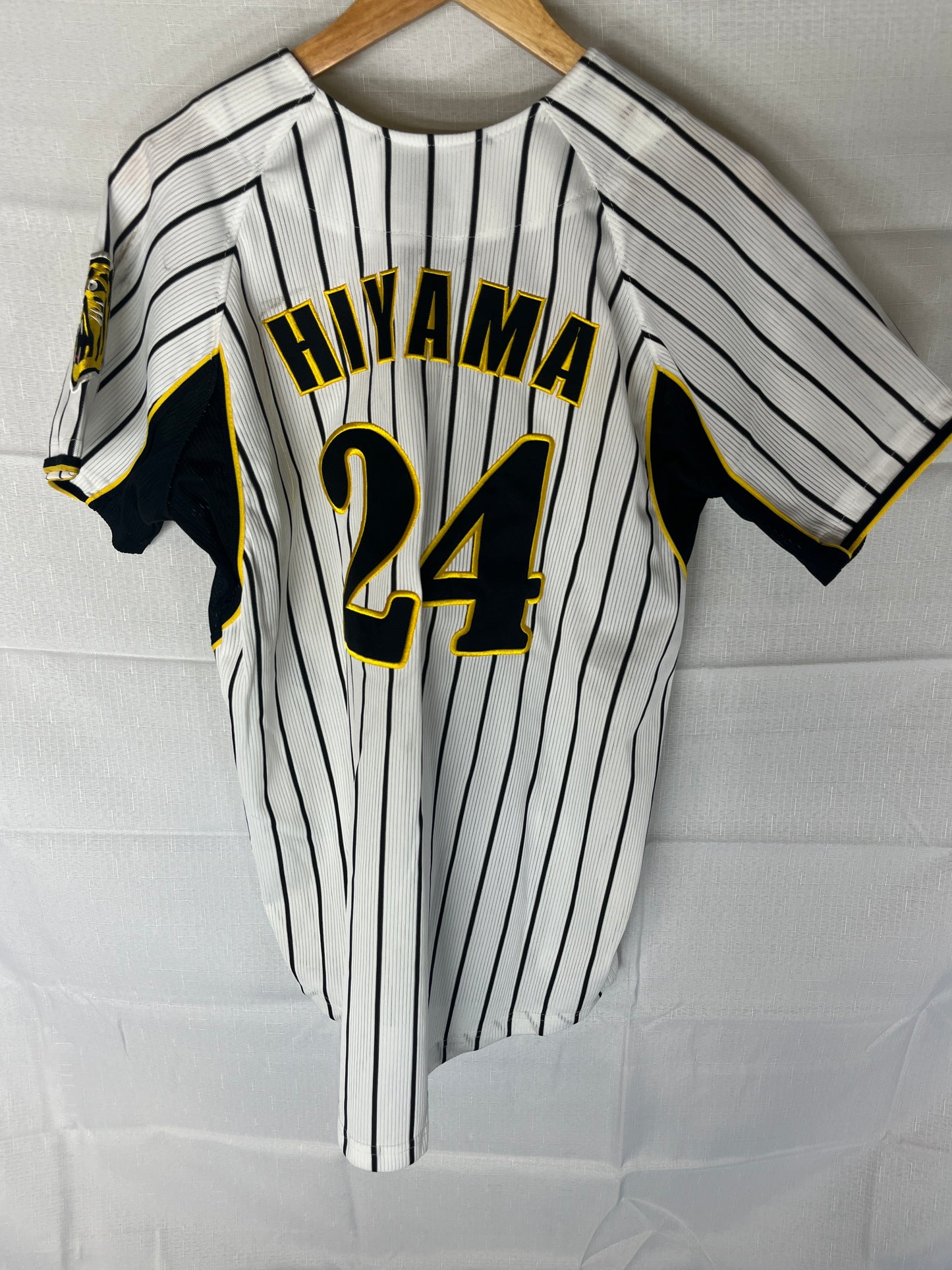 Nippon Baseball Hanshin Tigers “Hiyama #24” White Jersey Large
