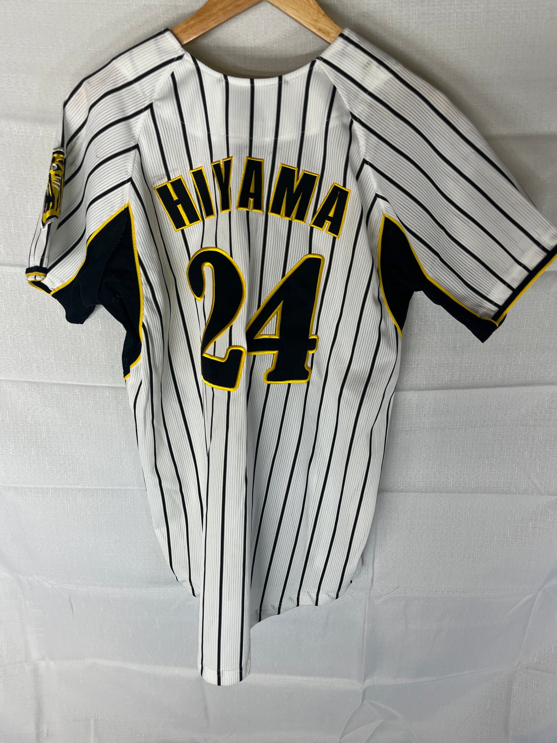Nippon Baseball Hanshin Tigers “Hiyama #24” White Jersey Large