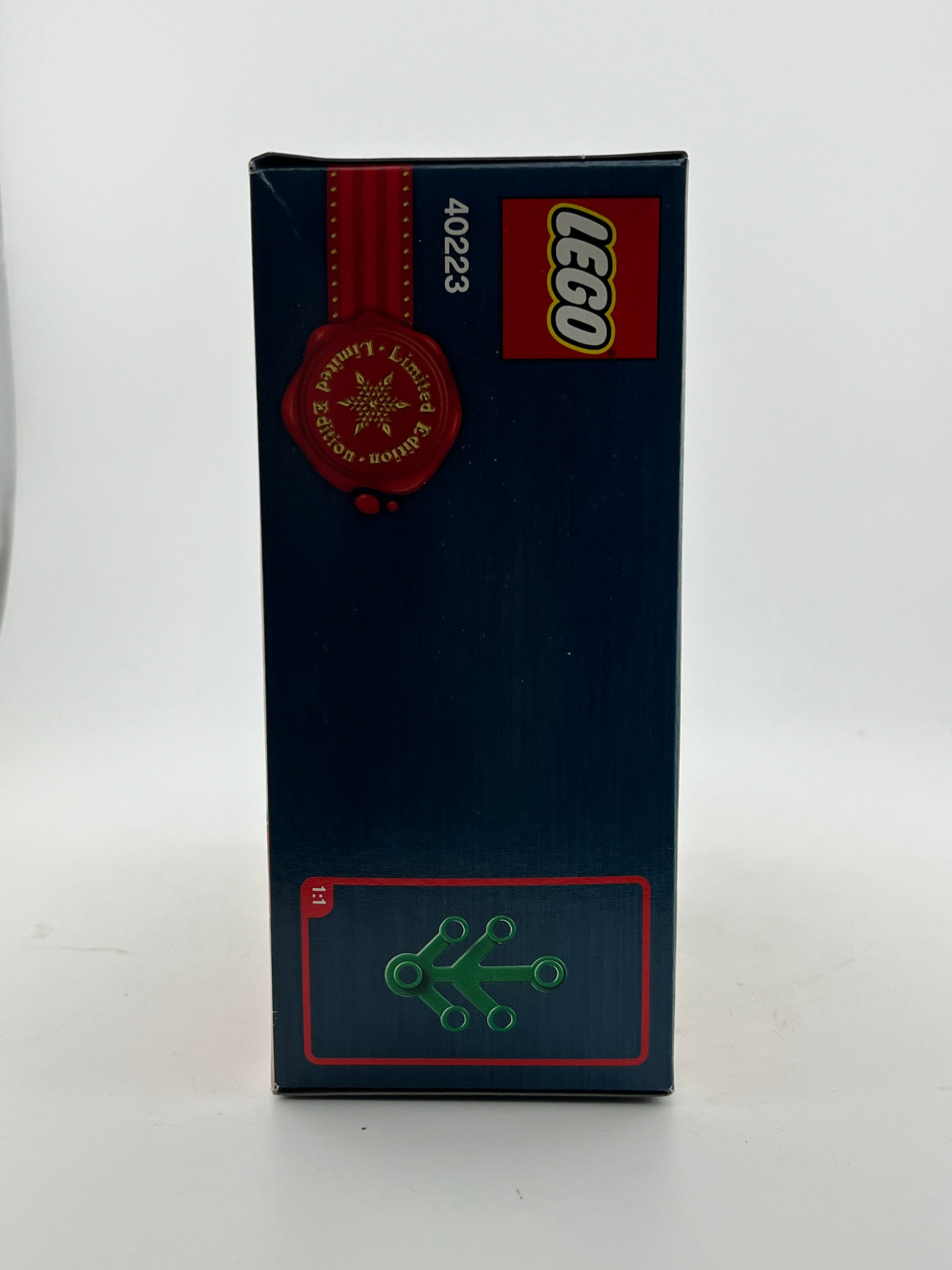 Lego- Santa’s Village Snow Globe 40223 - Limited Edition - Sealed FRENLY BRICKS - Open 7 Days