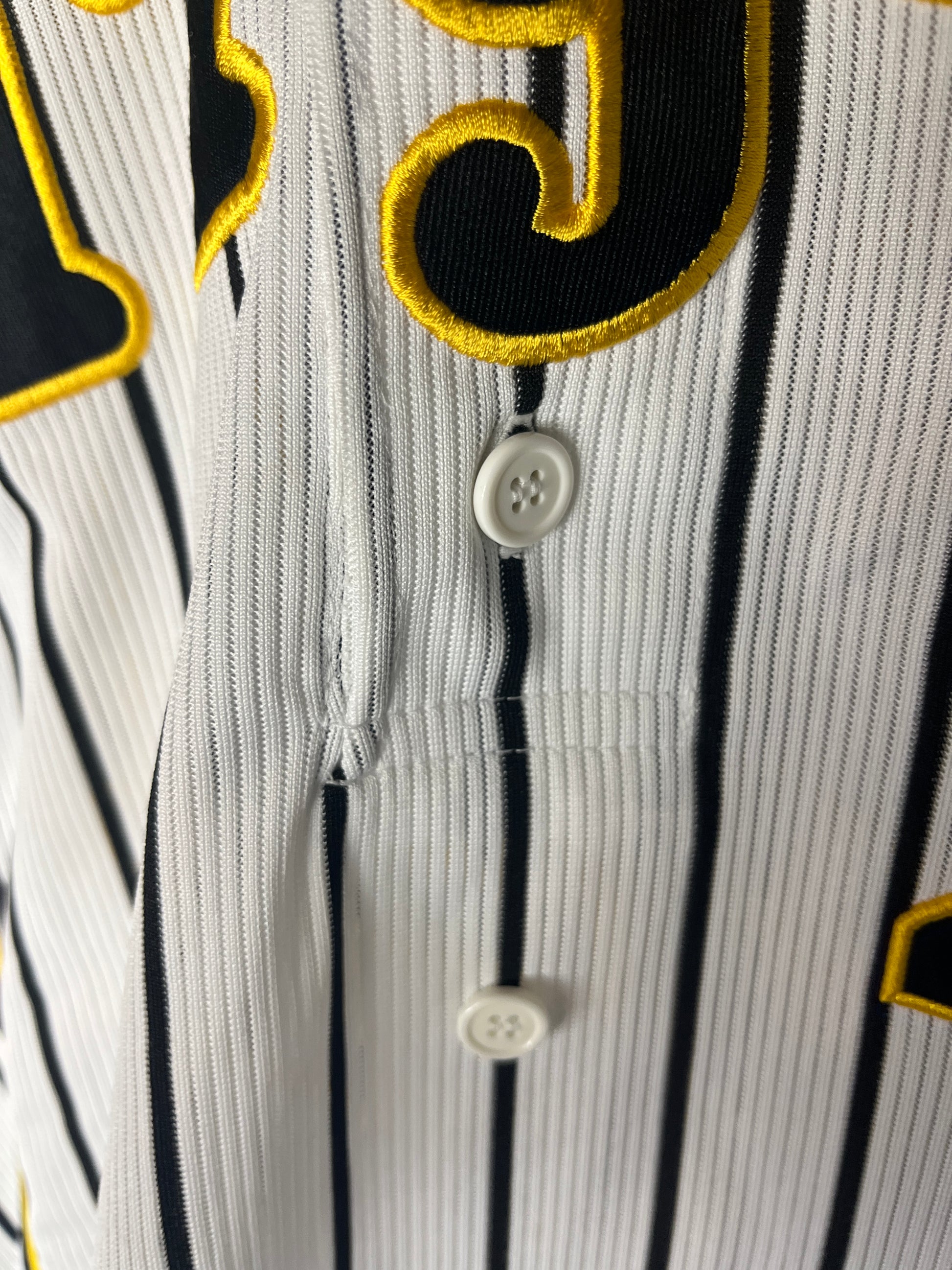 Nippon Baseball Hanshin Tigers “Hiyama #24” White Jersey Large