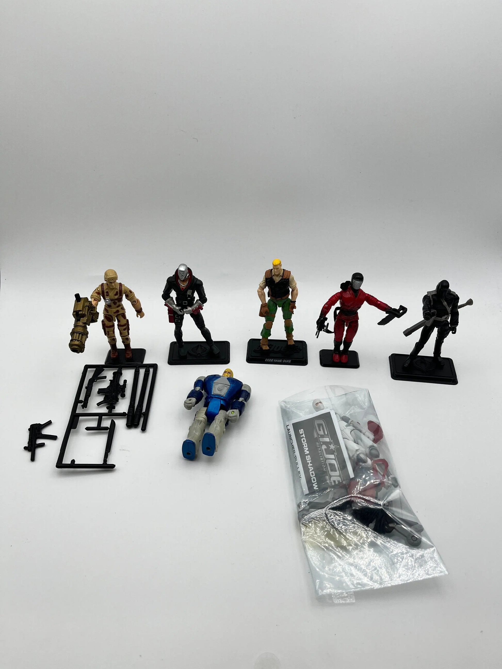 G.I Joe Action Figure With Accessories Bundle 4 FRENLY BRICKS - Open 7 Days