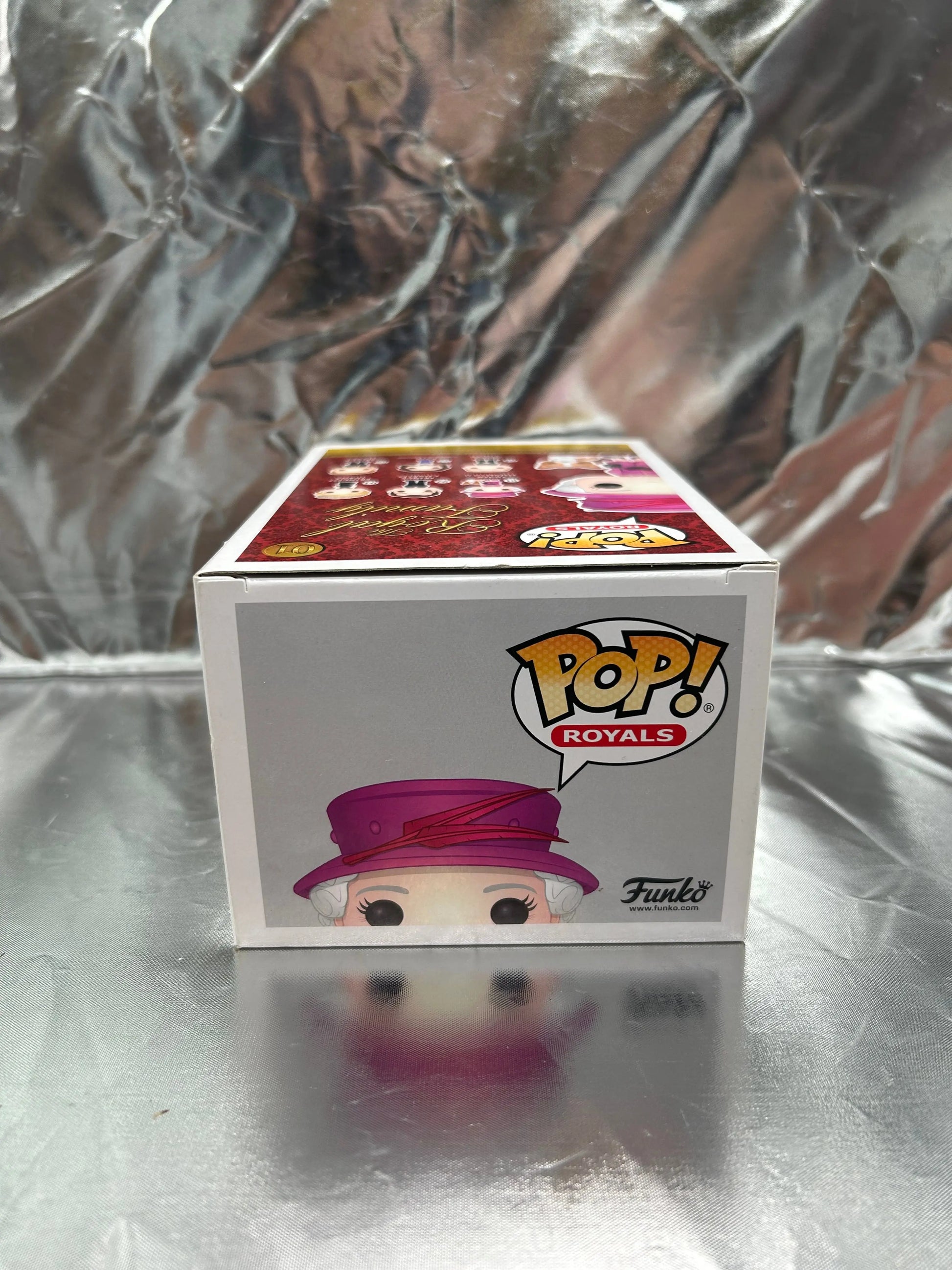 Funko POP Royals - The Royal Family  Queen Elizabeth II #01 FRENLY BRICKS - Open 7 Days