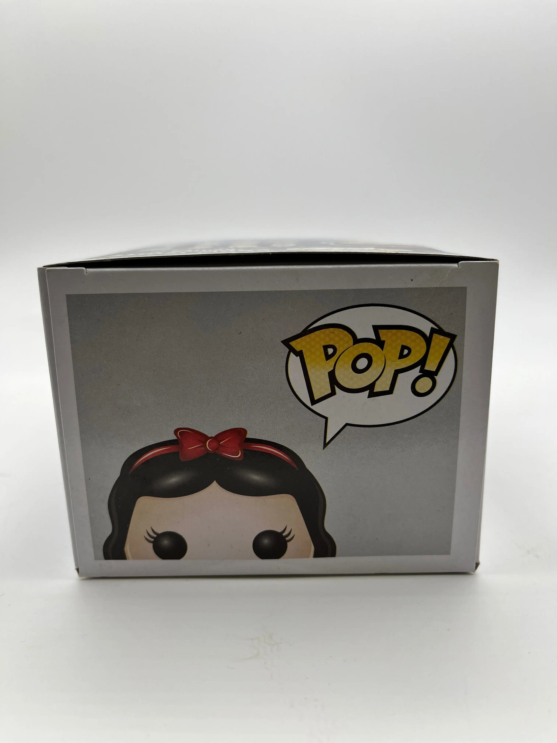 Funko Pop Vinyl Disney Snow White #08 FRENLY BRICKS - Open 7 Days