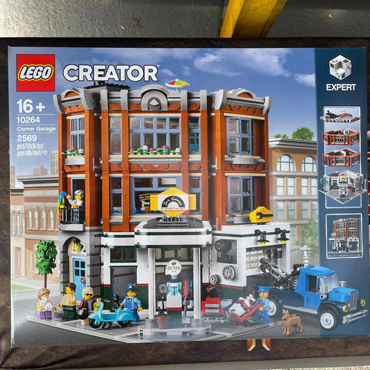 Lego Creator Corner Garage 2569 Brand New & Sealed Lego Set Genuine FRENLY BRICKS - Open 7 Days