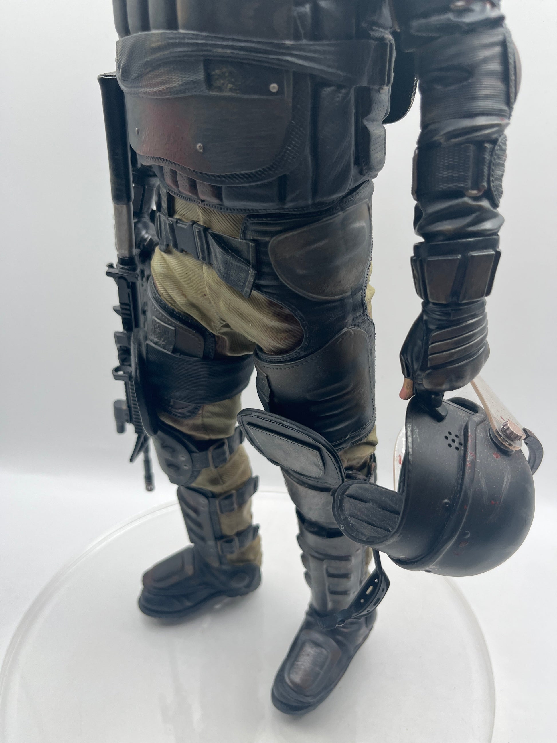 The Walking Dead Gentle Giant Glenn Rhee in Riot Gear 1:4 scale statue LE 29/260 FRENLY BRICKS - Open 7 Days