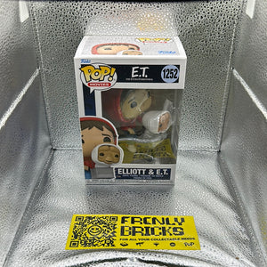 POP Vinyl 1252 E.T. Elliott&E.T. FRENLY BRICKS - Open 7 Days