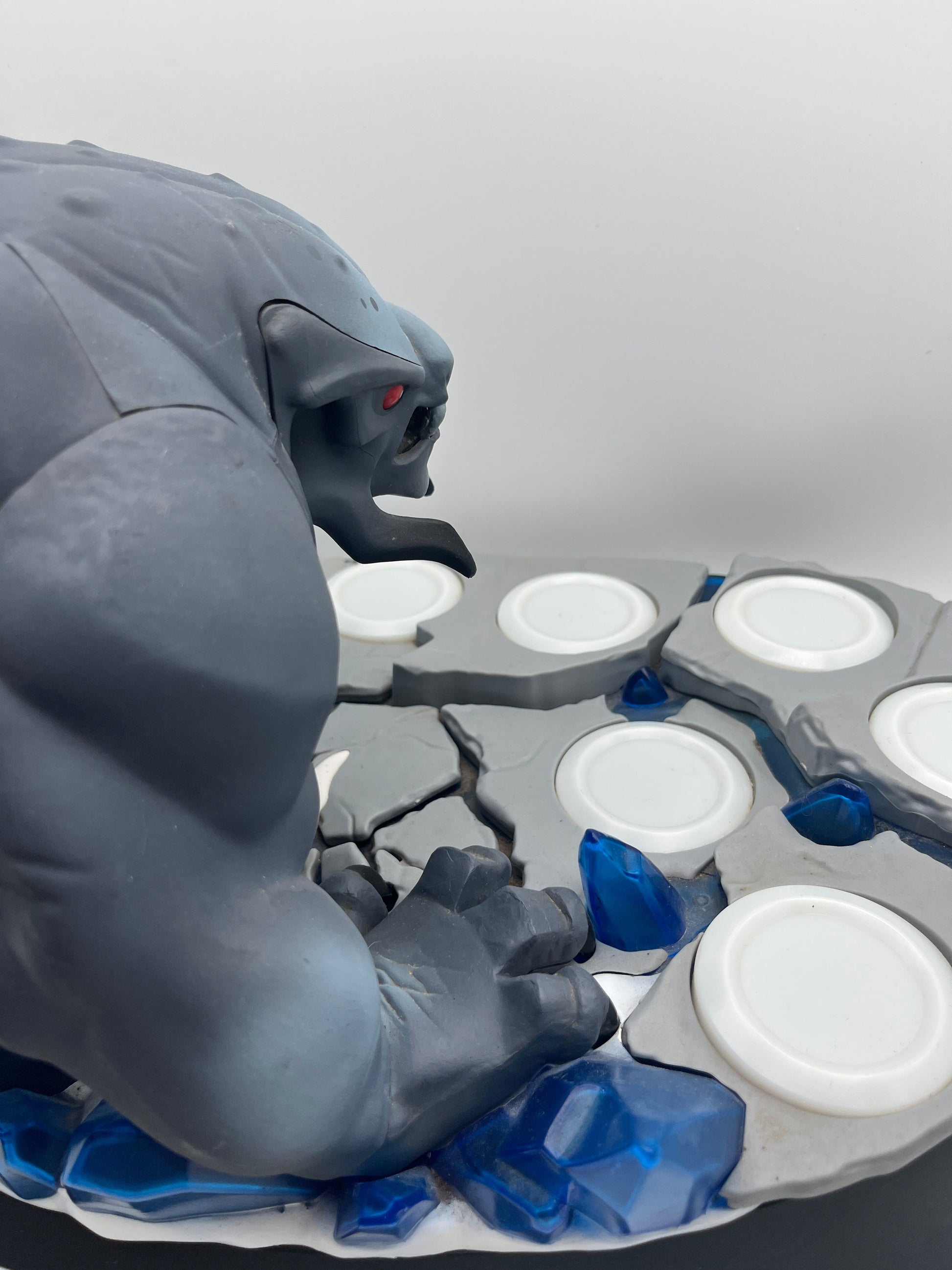 Disney Infinity 2.0 Collectors MARVEL FROST GIANT BEAST Base Display Stand FRENLY BRICKS - Open 7 Days