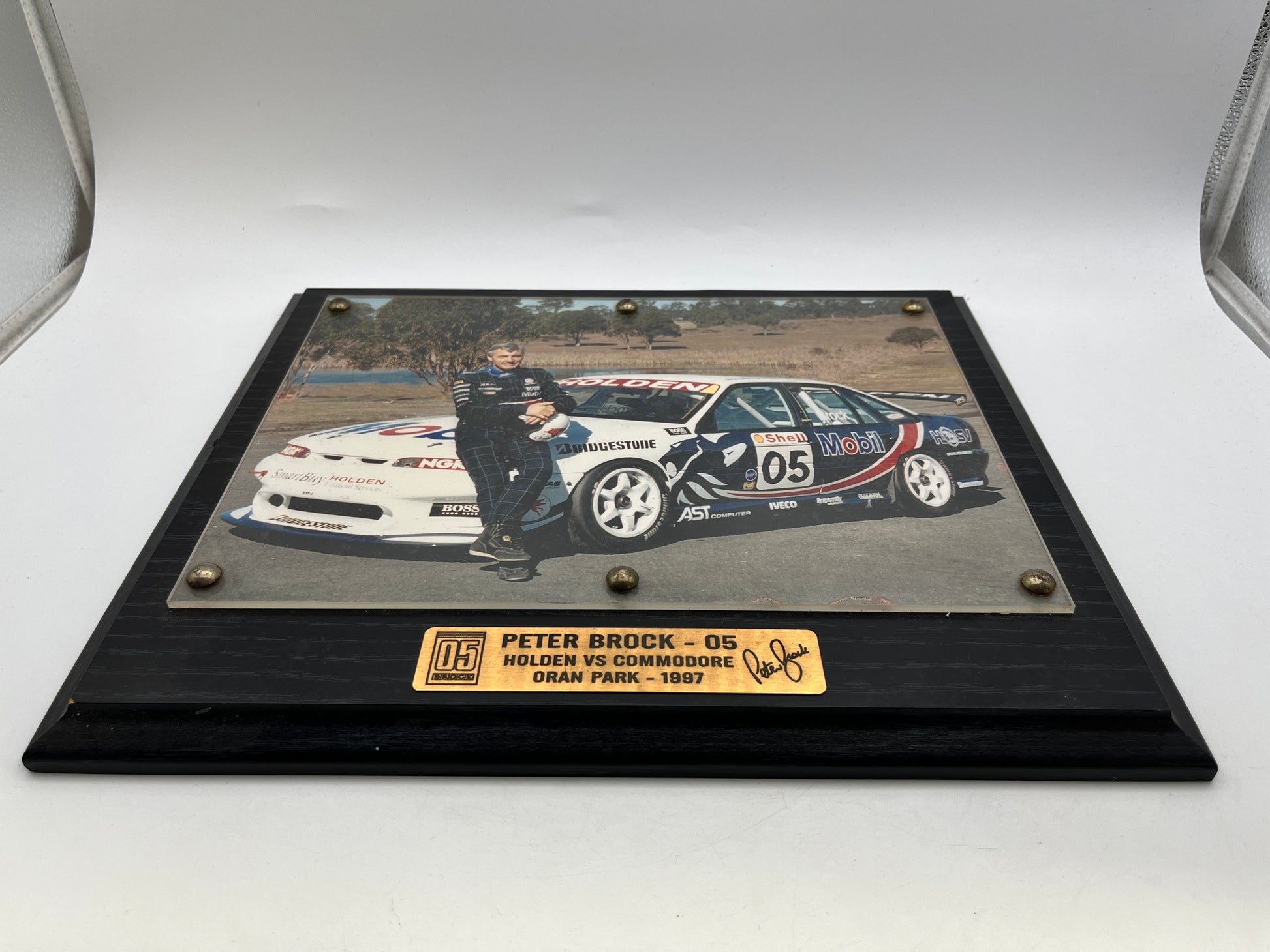 Holden Vs Commodore Signed Peter Brock - 05 Picture and Plaque - Oran Park 1997 FRENLY BRICKS - Open 7 Days