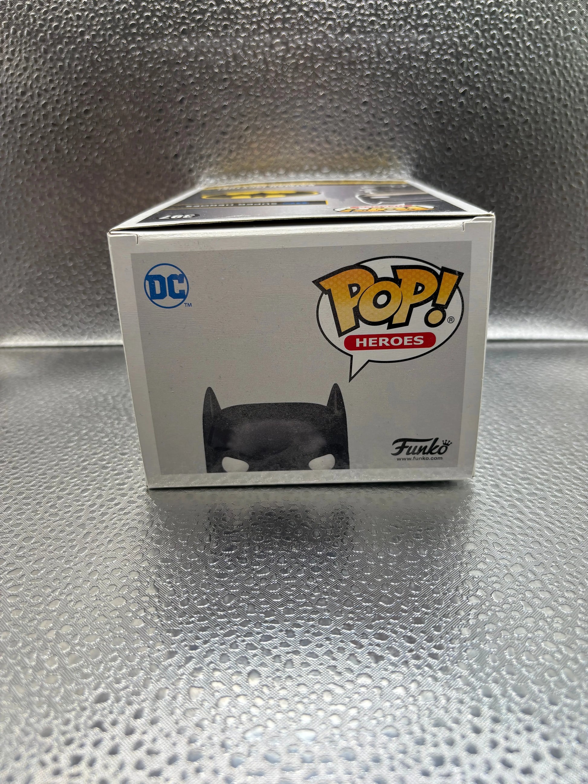 Funko Pop Vinyl #397 Batman FRENLY BRICKS - Open 7 Days