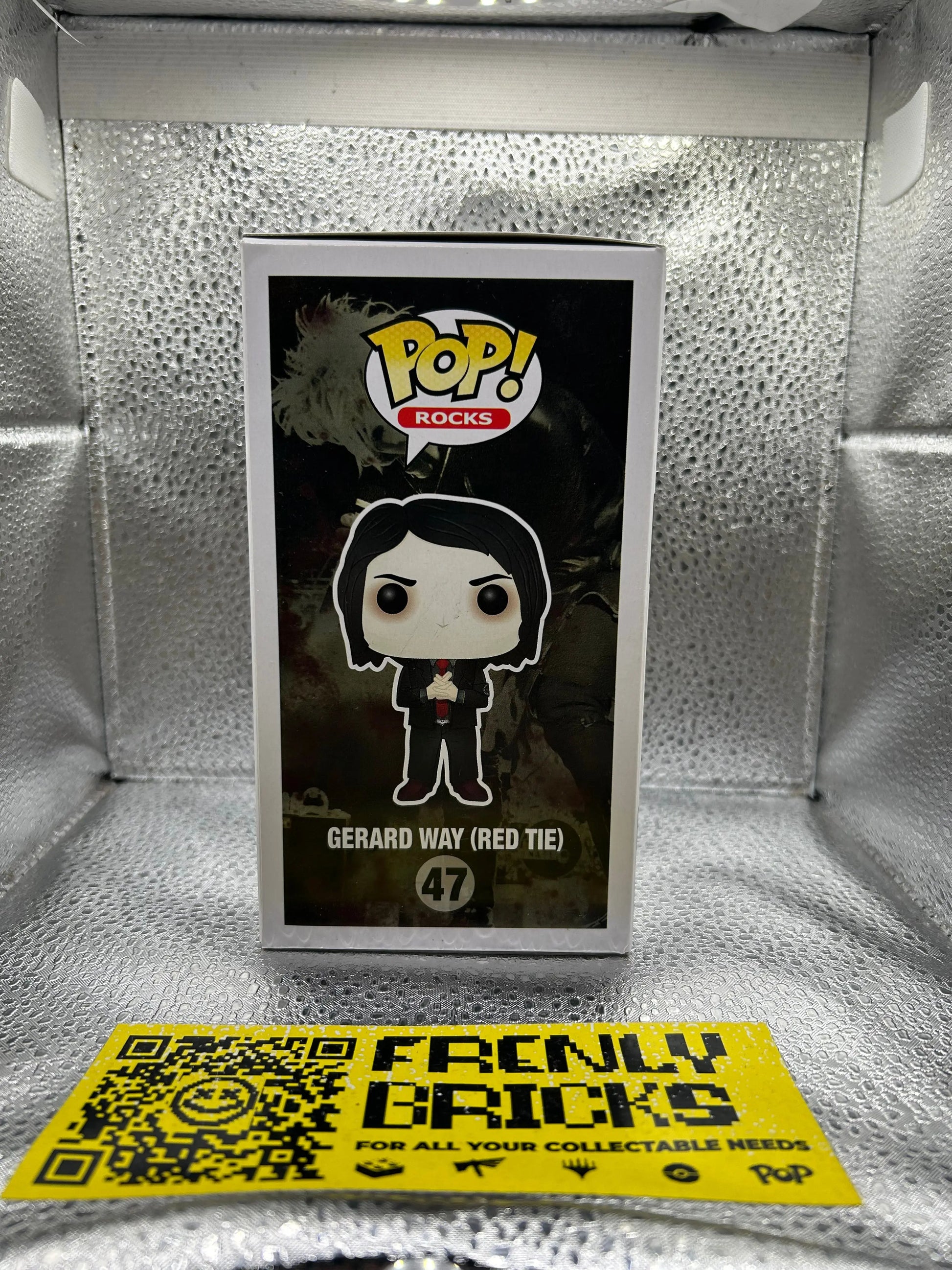 Pop Vinyl Rocks #47 My Chemical Romance Gerard Way (Red Tie) FRENLY BRICKS - Open 7 Days