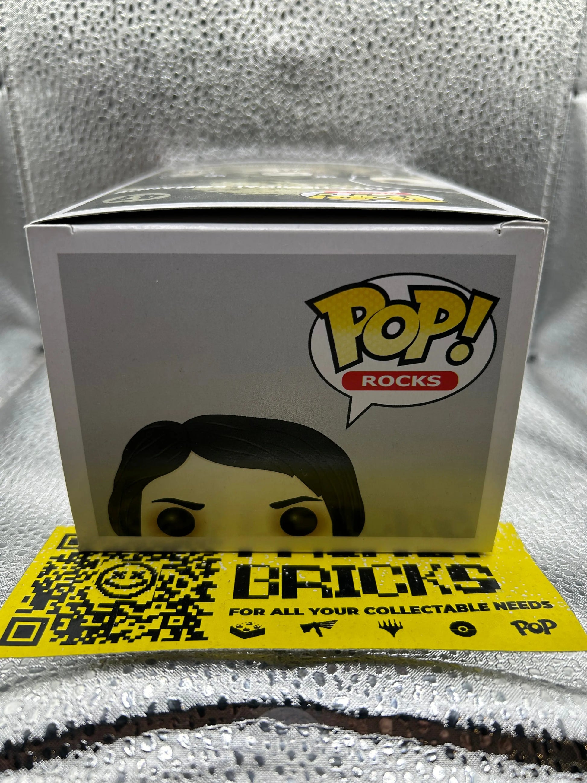 Pop Vinyl Rocks #47 My Chemical Romance Gerard Way (Red Tie) FRENLY BRICKS - Open 7 Days