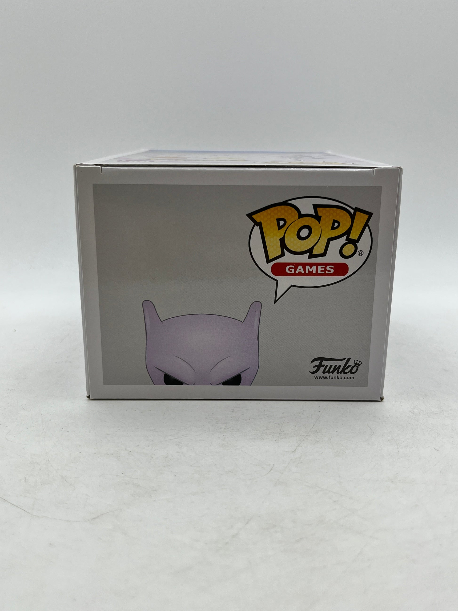 Funko POP! Games Pokémon - Mewtwo #581 - Flocked - 2020 Exclusive FRENLY BRICKS - Open 7 Days