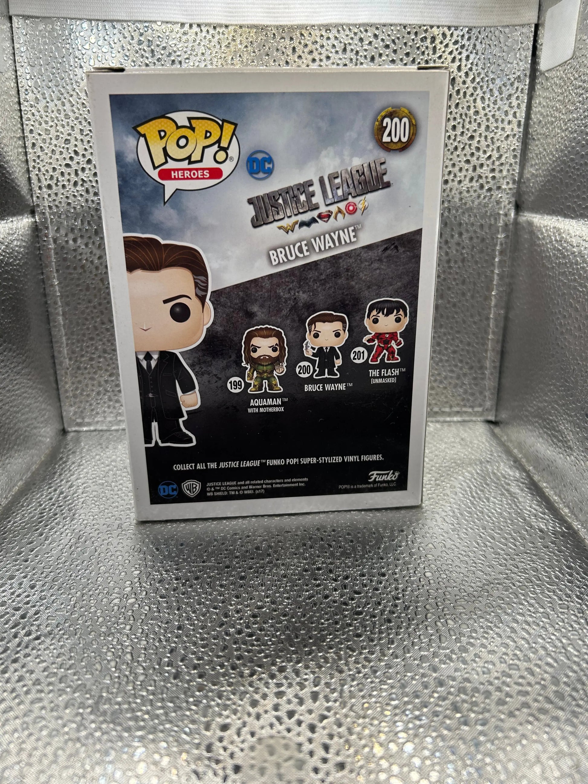 FUNKO Pop Vinyl Dc 200 Bruce Wayne FRENLY BRICKS - Open 7 Days