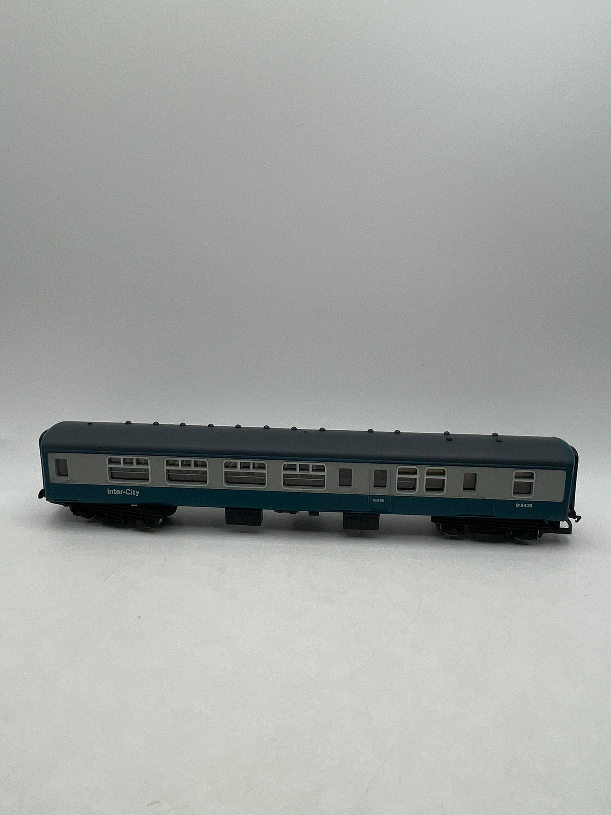 Hornby R751 Class 37 Diesel Locomotive OO Gauge British Rail Blue 37 130 8H22 FRENLY BRICKS - Open 7 Days
