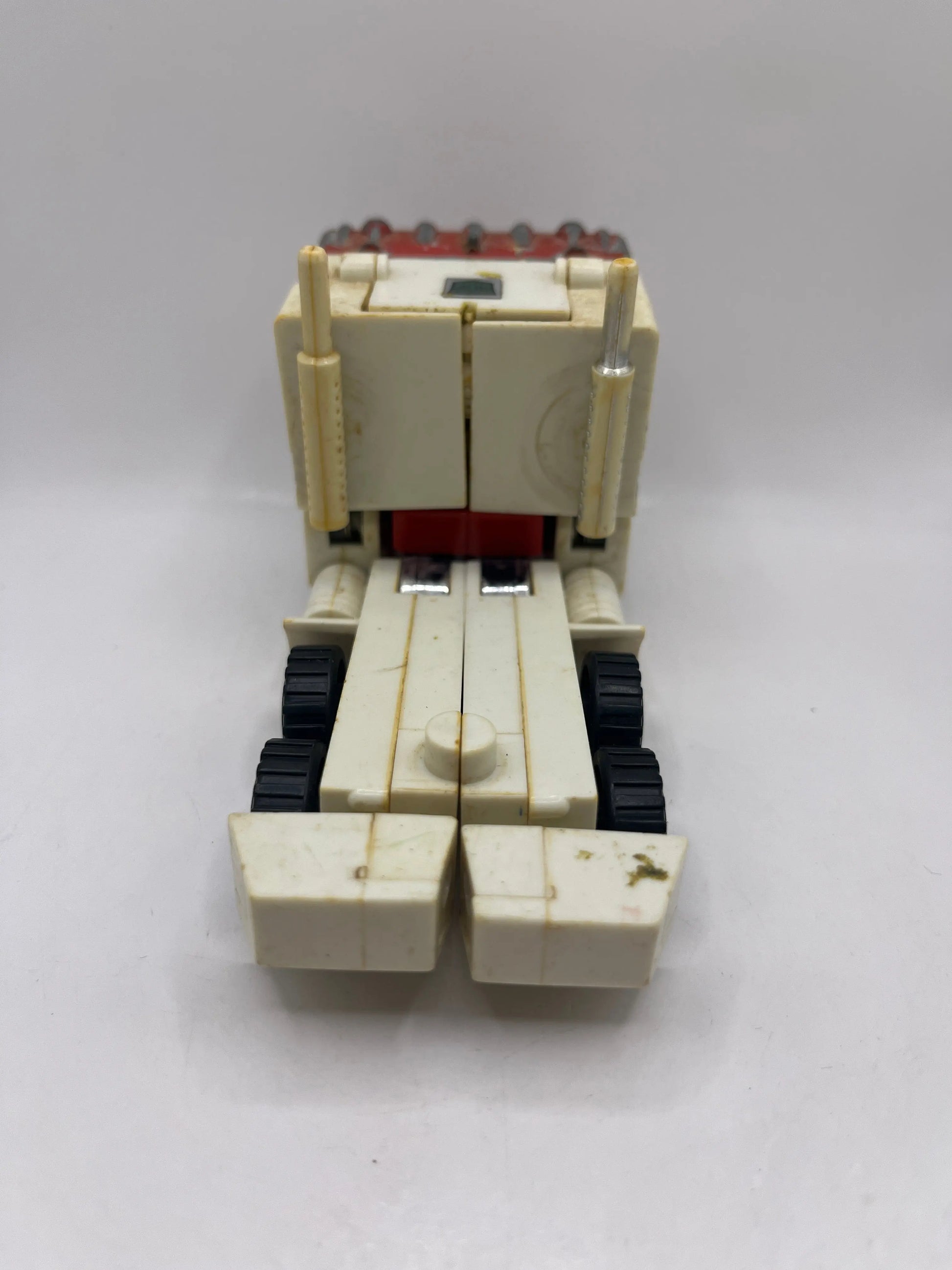 Vintage Transformers G1 Ultra Magnus White Optimus Prime Semi Truck Cab 1985 FRENLY BRICKS - Open 7 Days