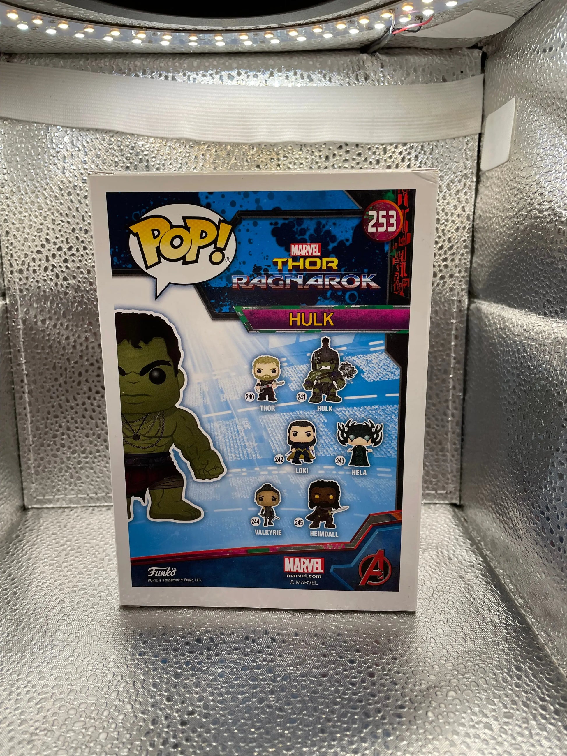 Funko Pop! Vinyl Marvel Disney Thor Ragnarok Hulk Casual Exclusive 253 FRENLY BRICKS - Open 7 Days