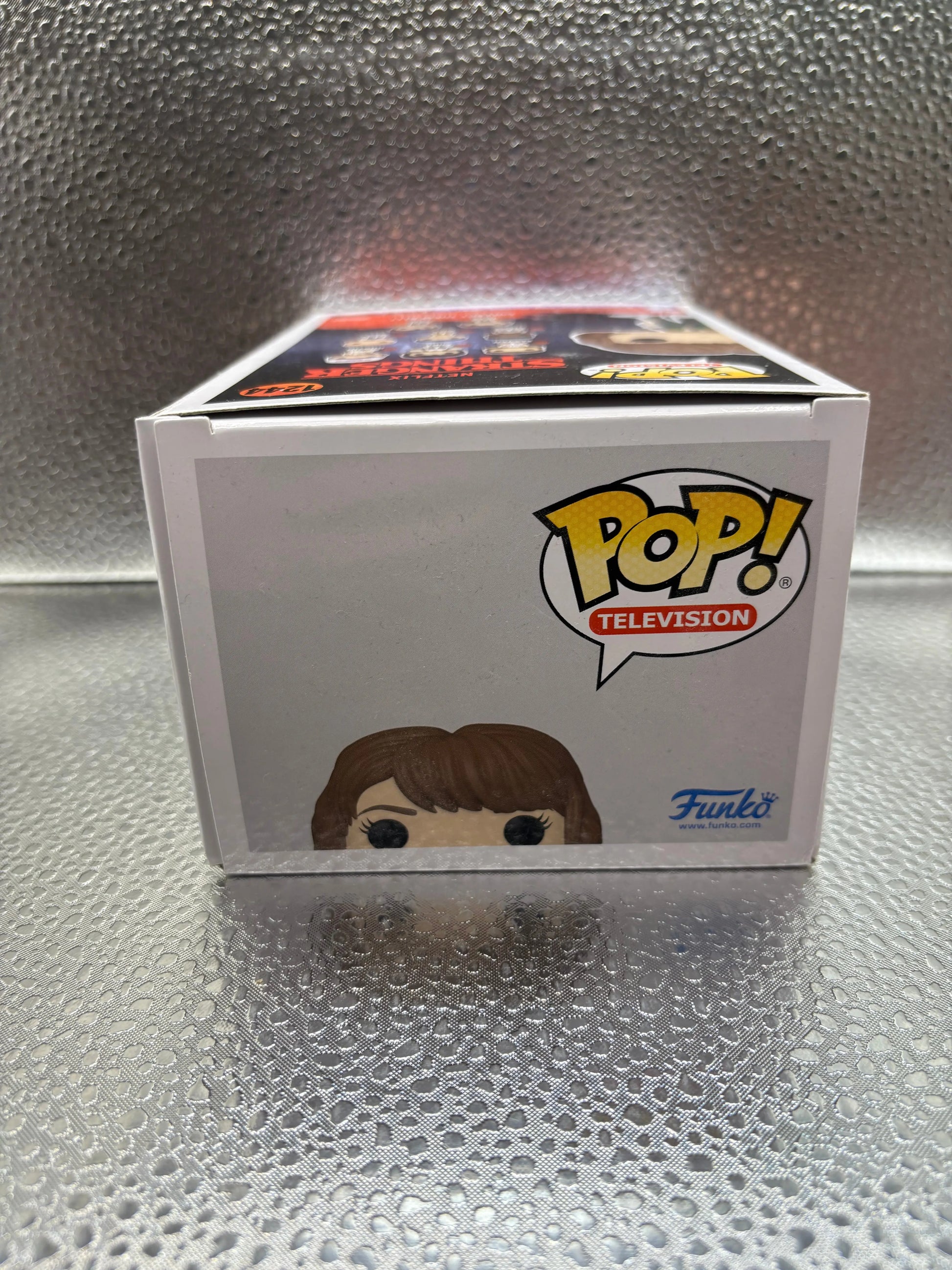 Pop Vinyl #1244 Stranger Things Robin FRENLY BRICKS - Open 7 Days