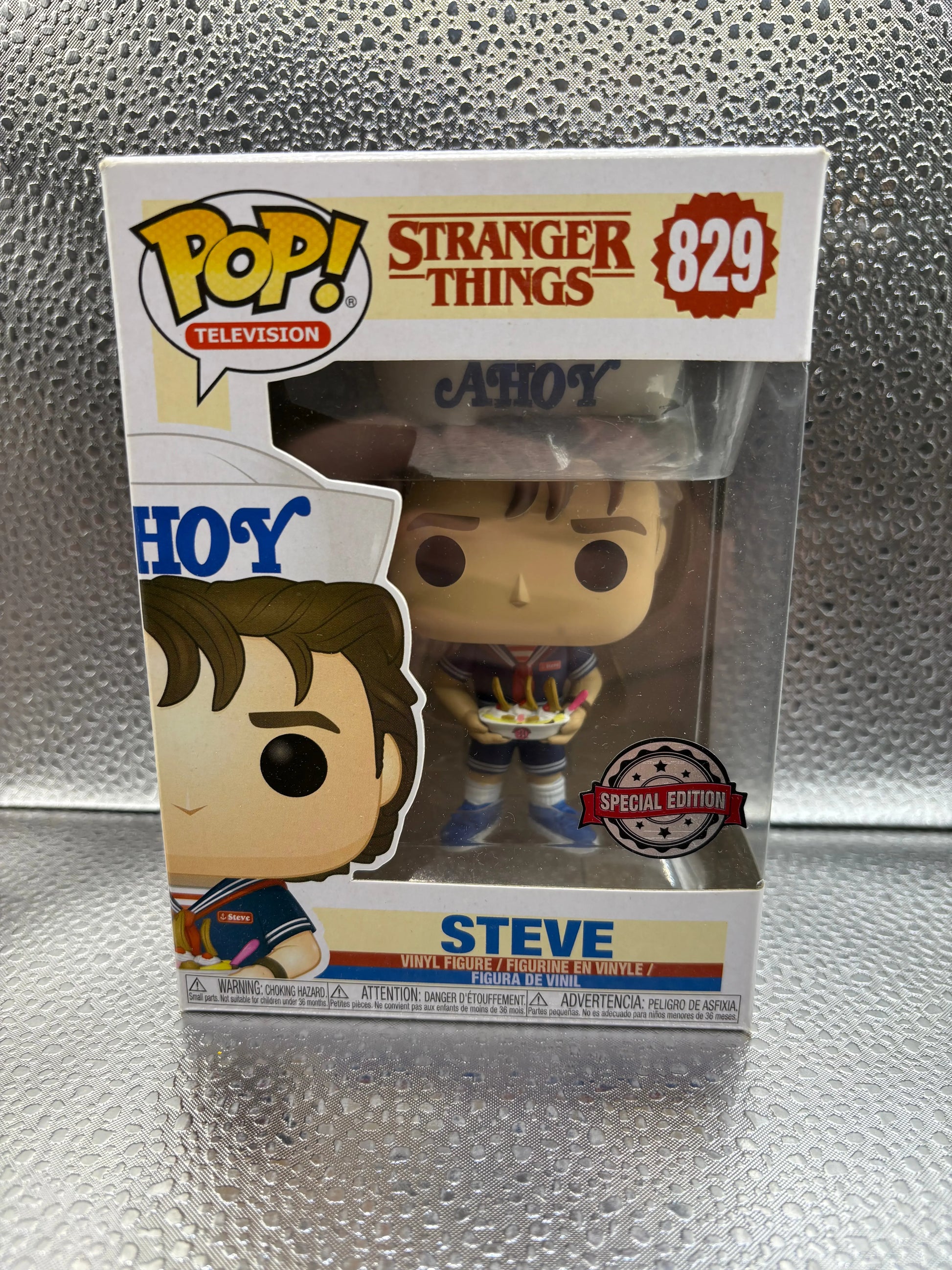 Pop Vinyl #829 Television Stranger Things Steve FRENLY BRICKS - Open 7 Days