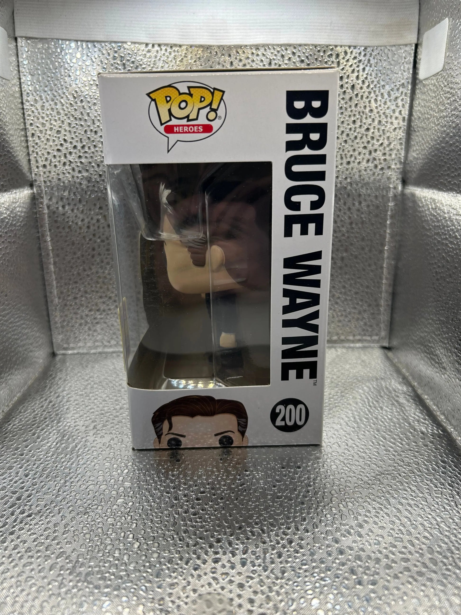 FUNKO Pop Vinyl Dc 200 Bruce Wayne FRENLY BRICKS - Open 7 Days