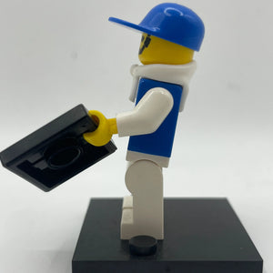 LEGO Minifigure Studios - stu013a Assistant Director - (Complete, Genuine) FRENLY BRICKS - Open 7 Days