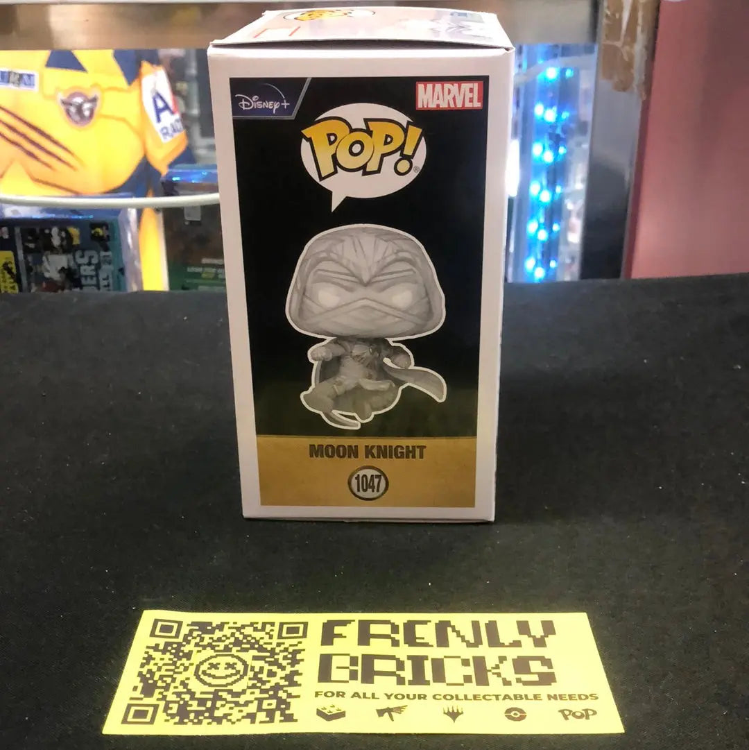 Funko Pop Moon Knight Glow In The Dark #1047 Marvel Studios New & Pop Protector FRENLY BRICKS - Open 7 Days