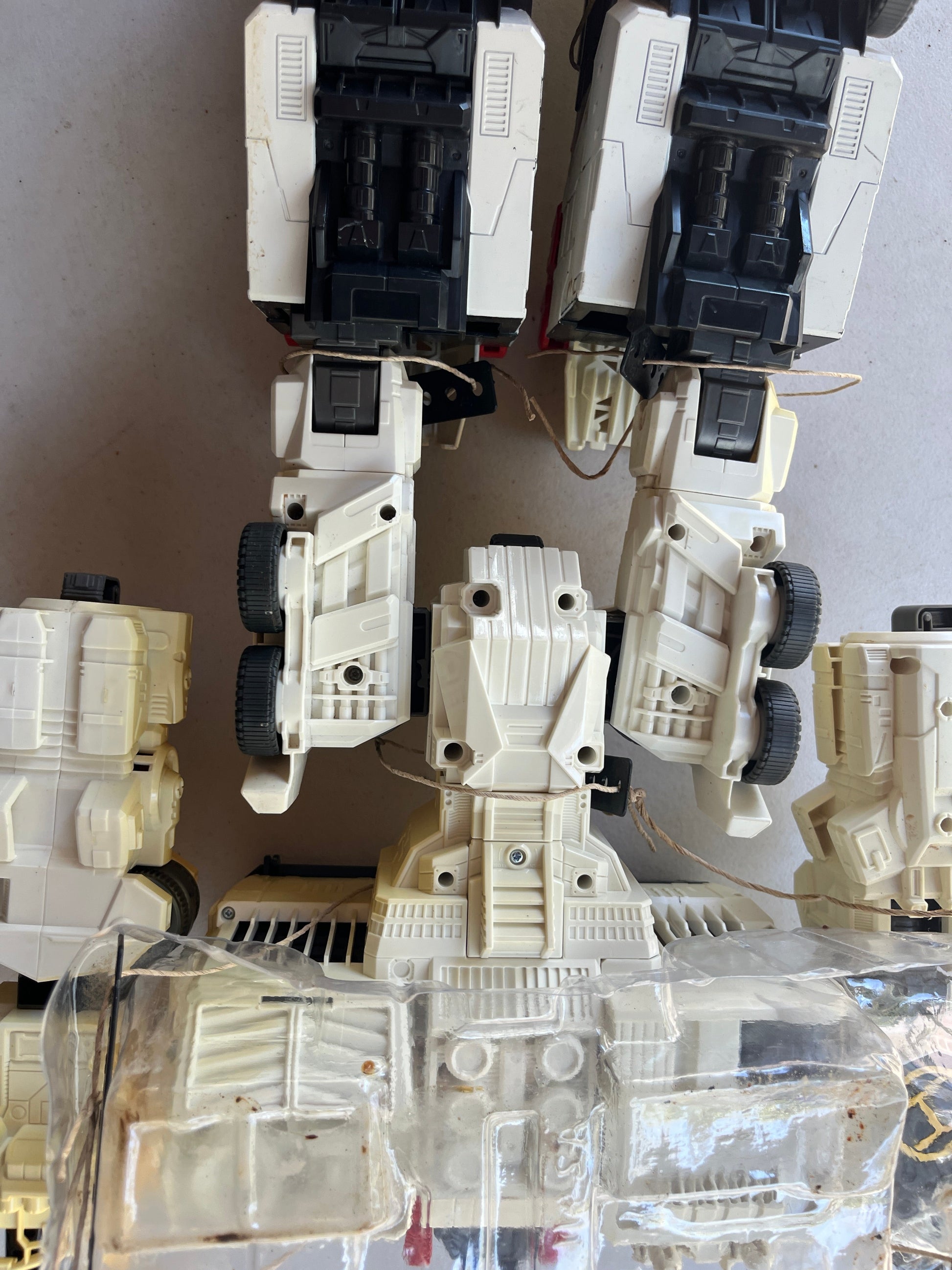 Takara Tomy Transformers Generations TG-23 Metroplex 23 inch Action Figure FRENLY BRICKS - Open 7 Days