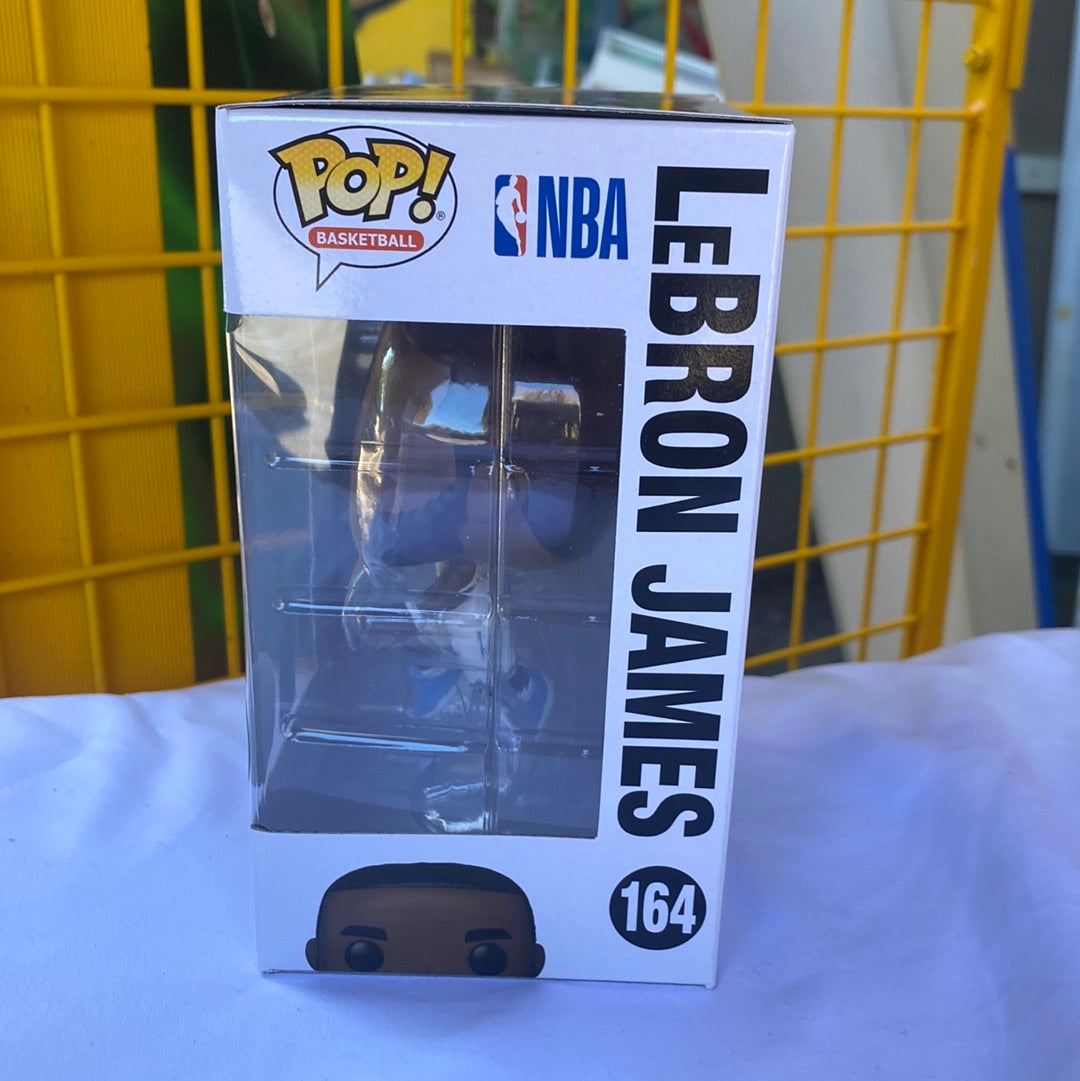 Funko POP! LeBron James #164 FRENLY BRICKS