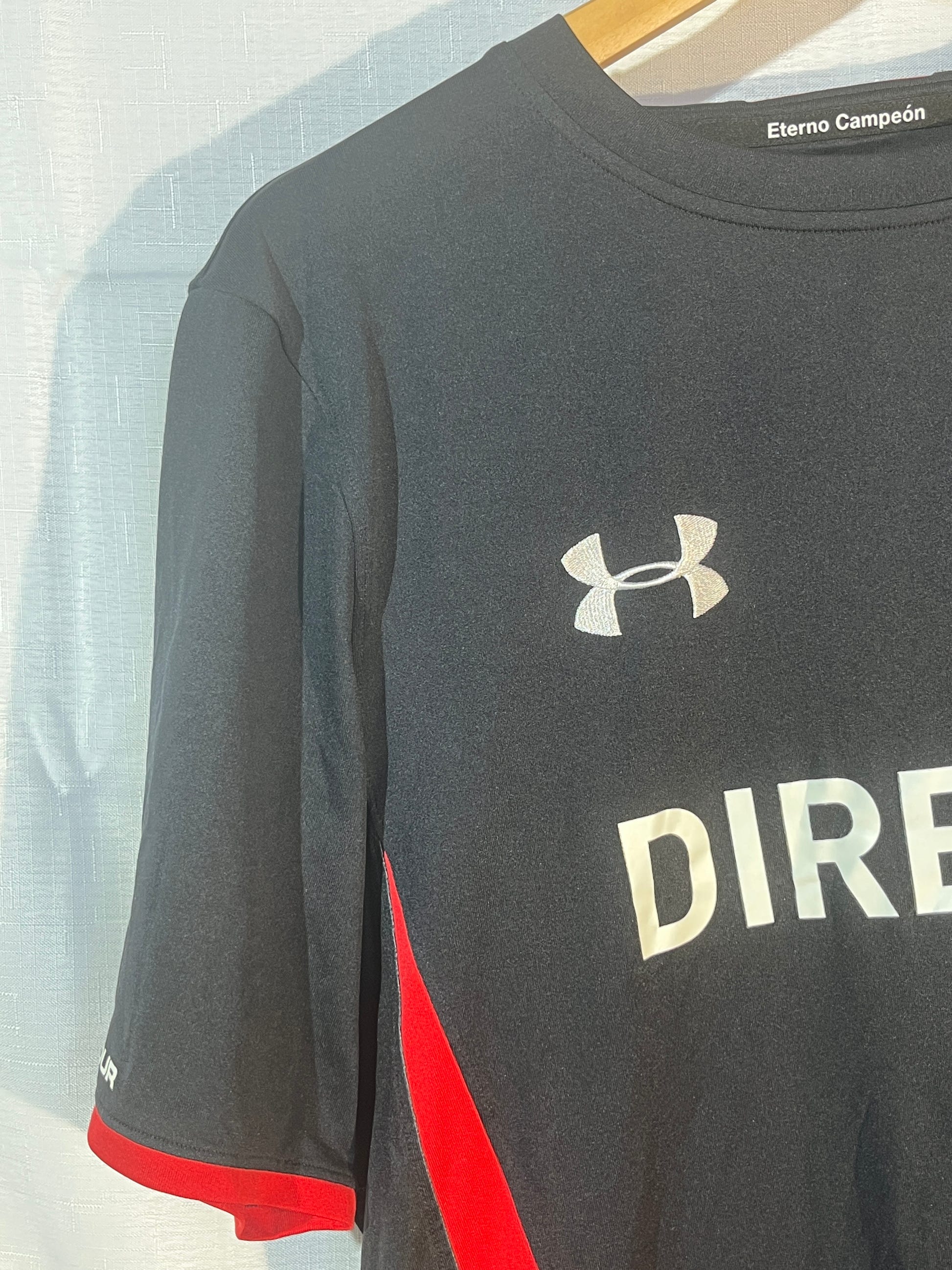 Under Armour Colo Colo Chile Soccer Team Jersey Large Red/Black image 3