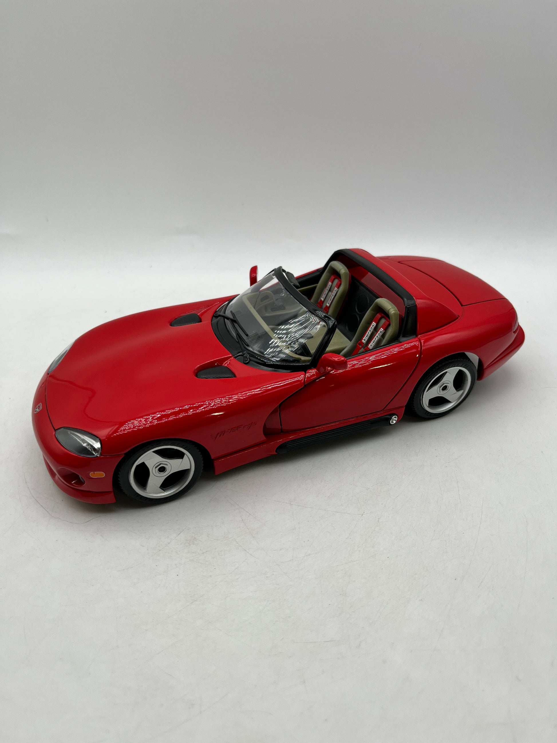 1:18 Burago Dodge Viper RT-10 Roadster  1993 in Red - Diecast Model Car FRENLY BRICKS - Open 7 Days