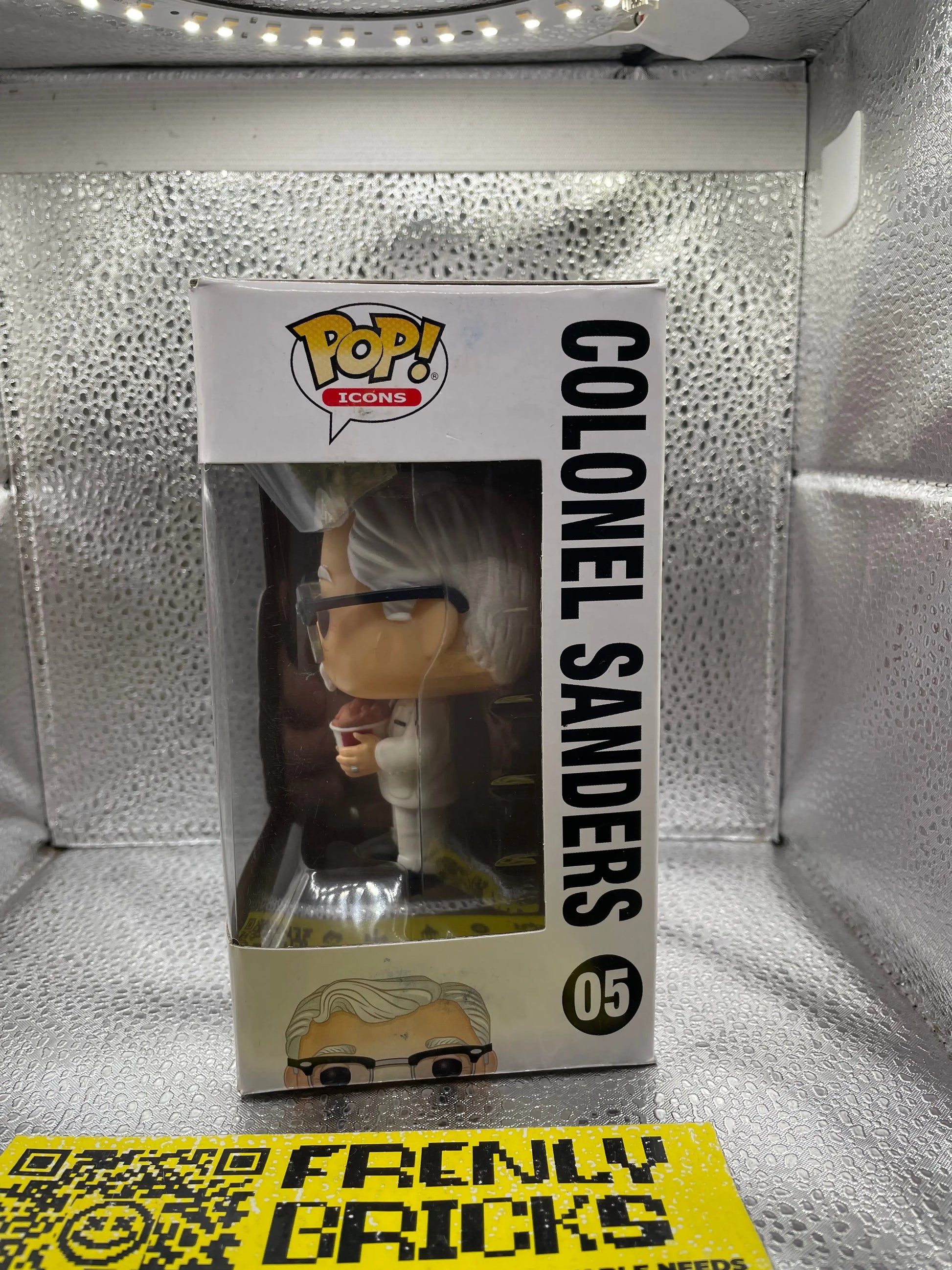 Colonel Sanders #05 Icons KFC Funko Pop Vinyl Holding Chicken Bucket Toy FRENLY BRICKS - Open 7 Days