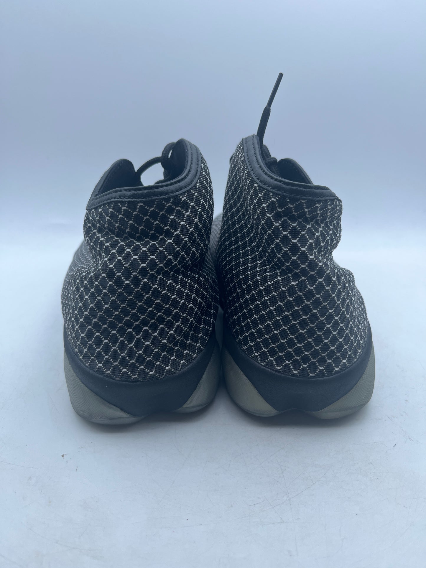 AIR JORDAN HORIZON BLACK AND WHITE 823581-010, Men's Size 10.5