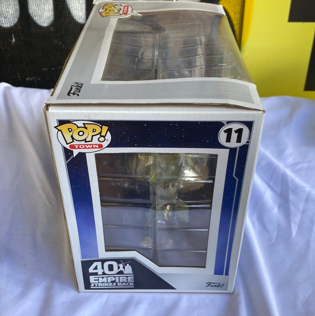 Funko POP! Davina’s Yoda with Hut #11 FRENLY BRICKS