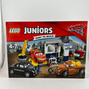 Lego Cars 3 - Smokey’s Garage 10743 - Sealed FRENLY BRICKS - Open 7 Days