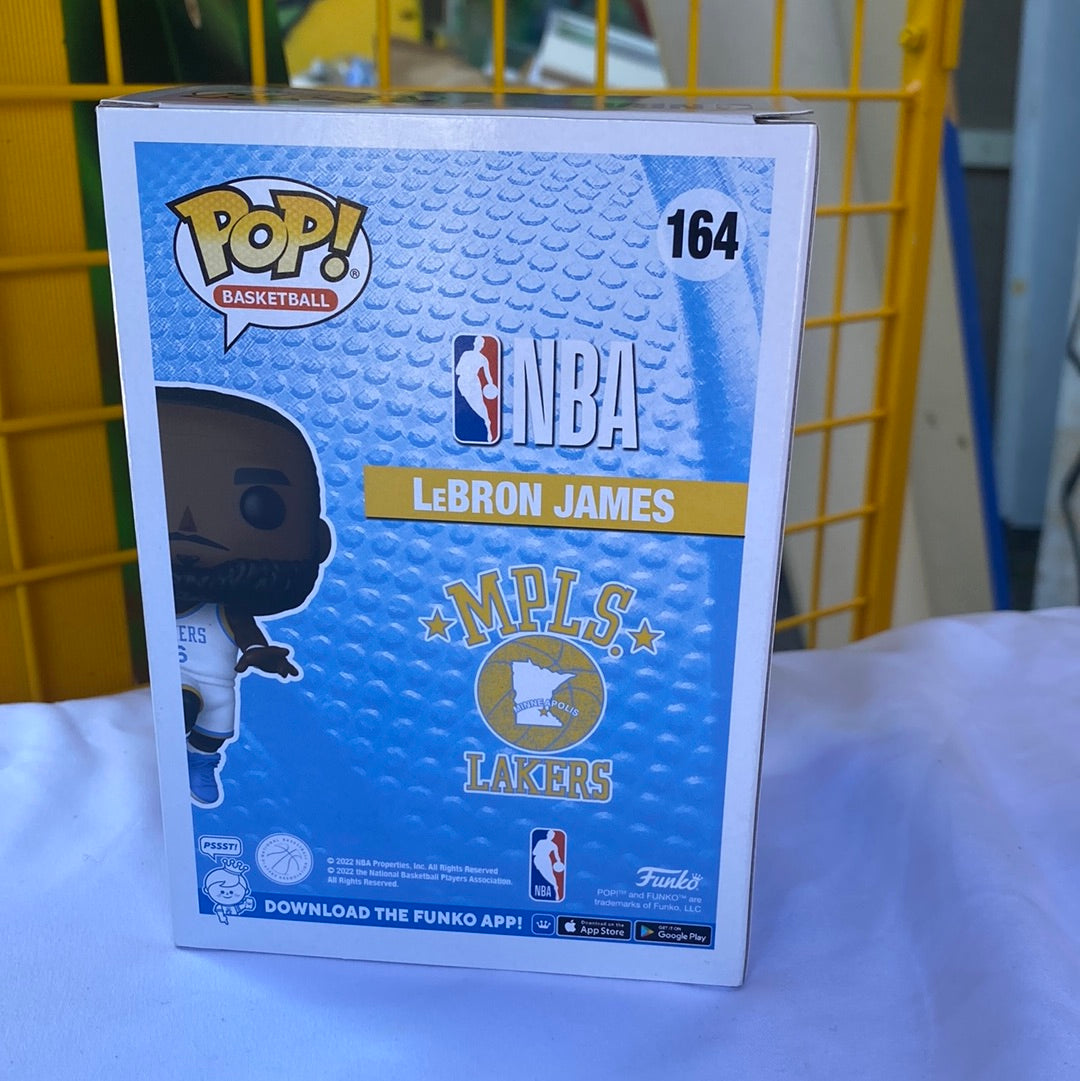 Funko POP! LeBron James #164 FRENLY BRICKS