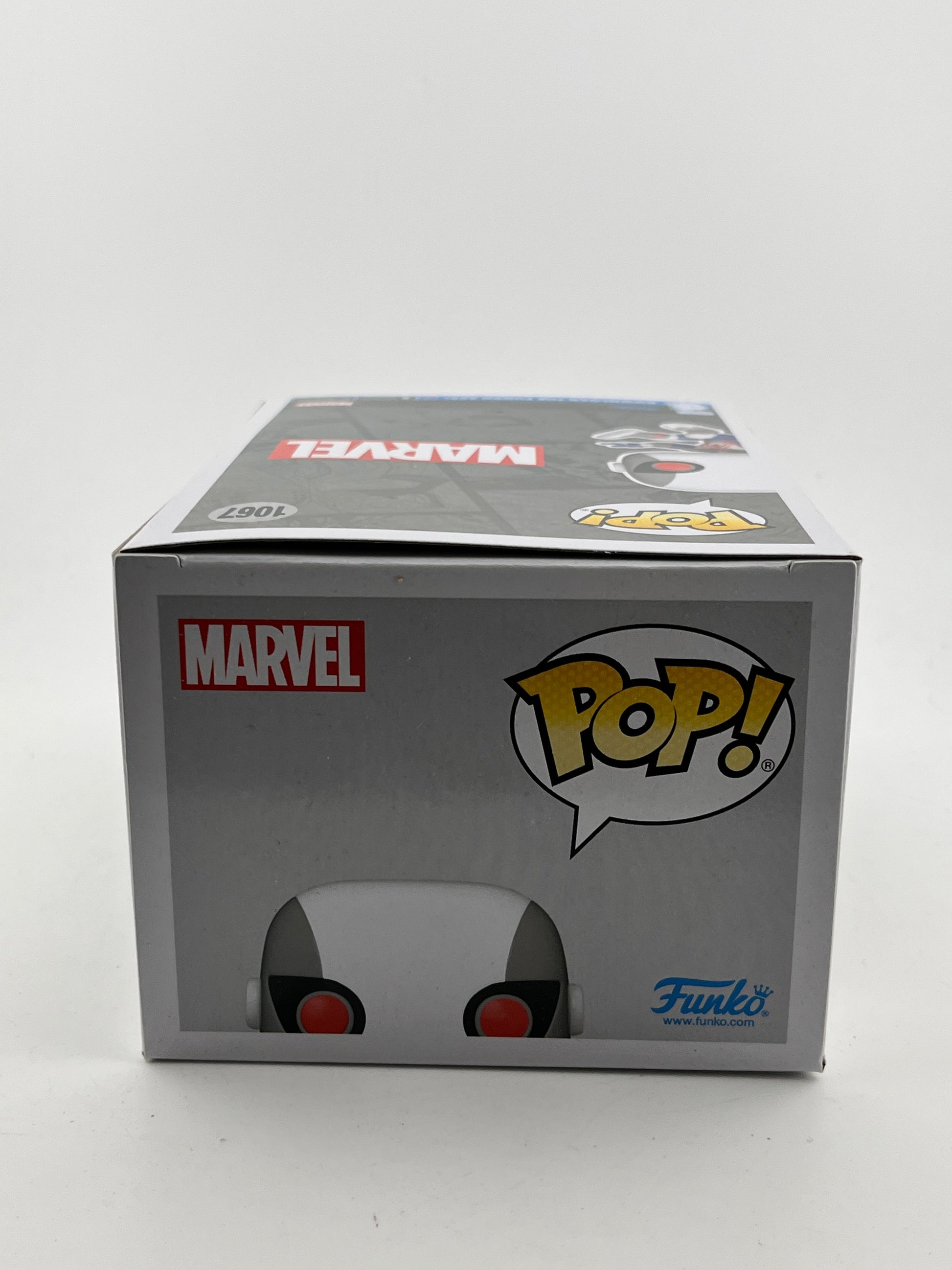 Funko POP! Marvel - Spider-Man (Big-Eyes Armor) #1067 - 2022 Limited Edition FRENLY BRICKS - Open 7 Days