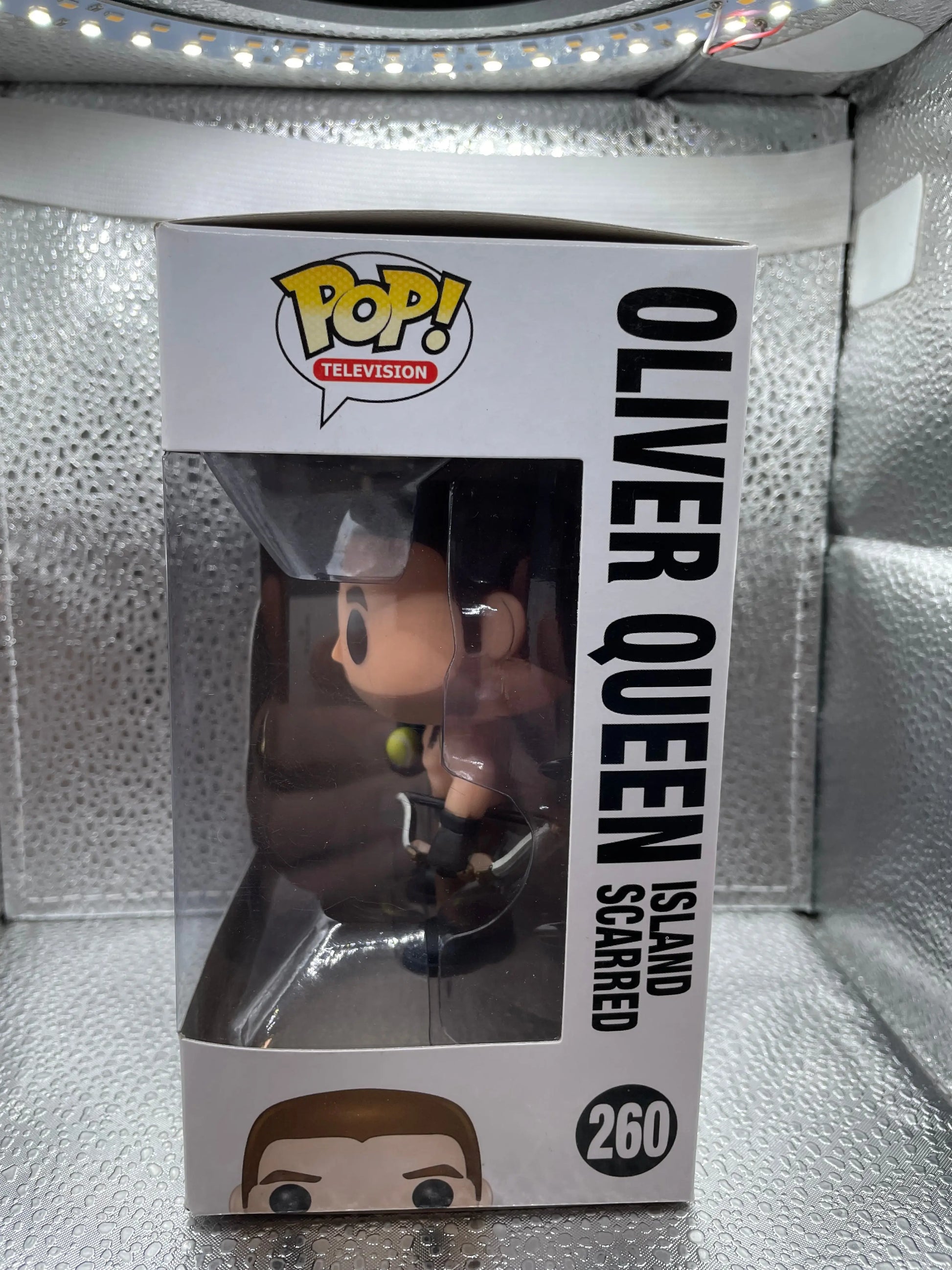 Funko Pop! Vinyl: Aerow - Oliver Queen (Island Scarred) #260 (FT Exclusive) FRENLY BRICKS - Open 7 Days