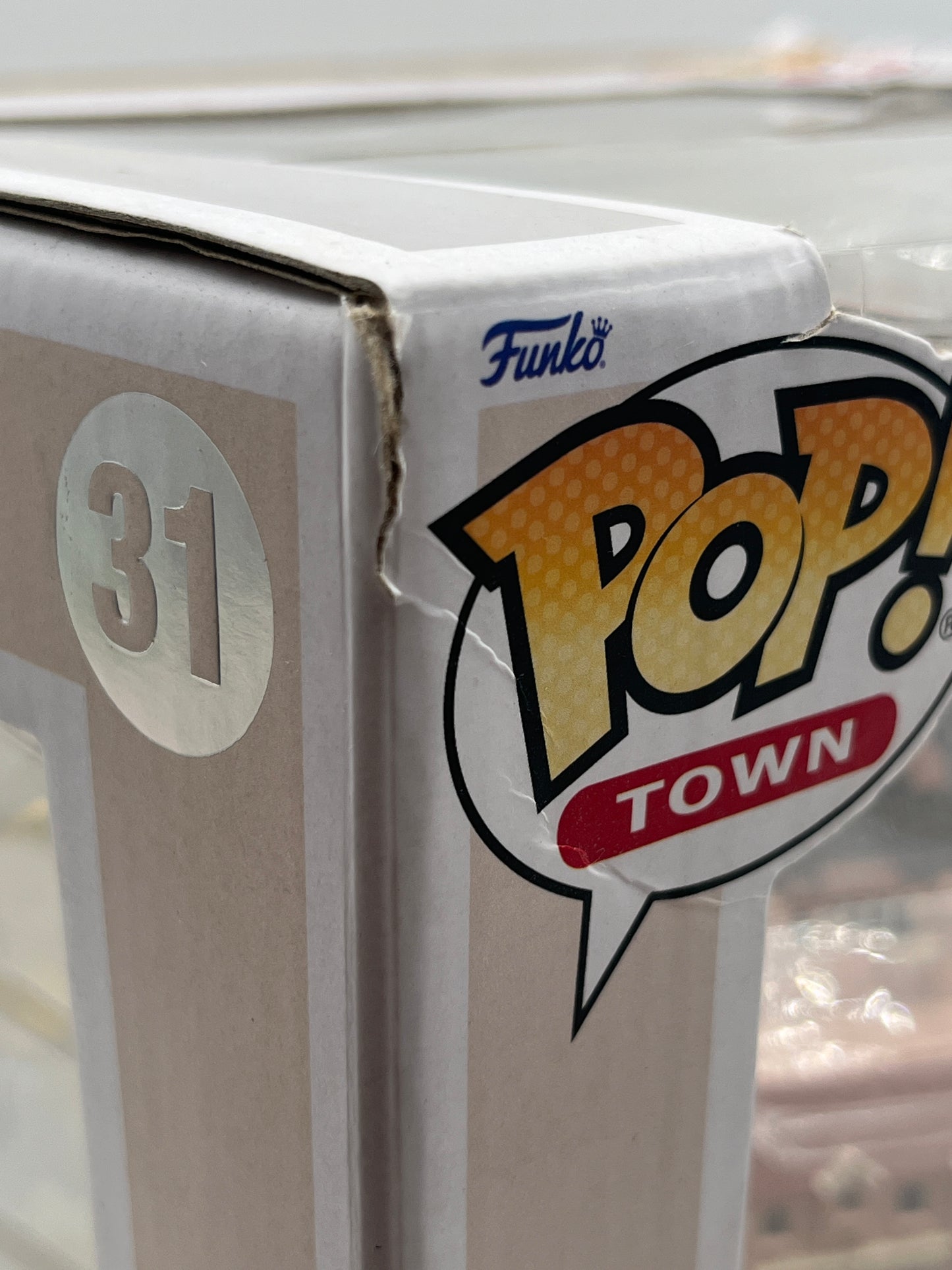 Funko Pop Hollywood Tower Hotel and Mickey Mouse Gold #31 (Disney Exclusive)