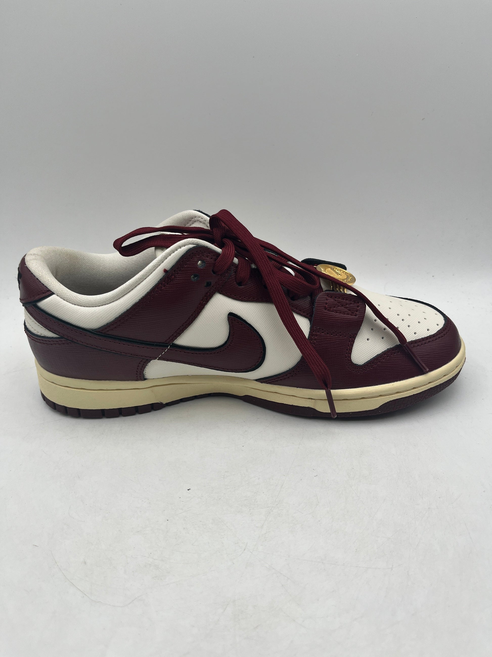 W Nike Dunk Low SE Sail/Team Red-Black-Muslin 'Team Red' DV1160-101 Size US 8.5 - Used FRENLY BRICKS - Open 7 Days