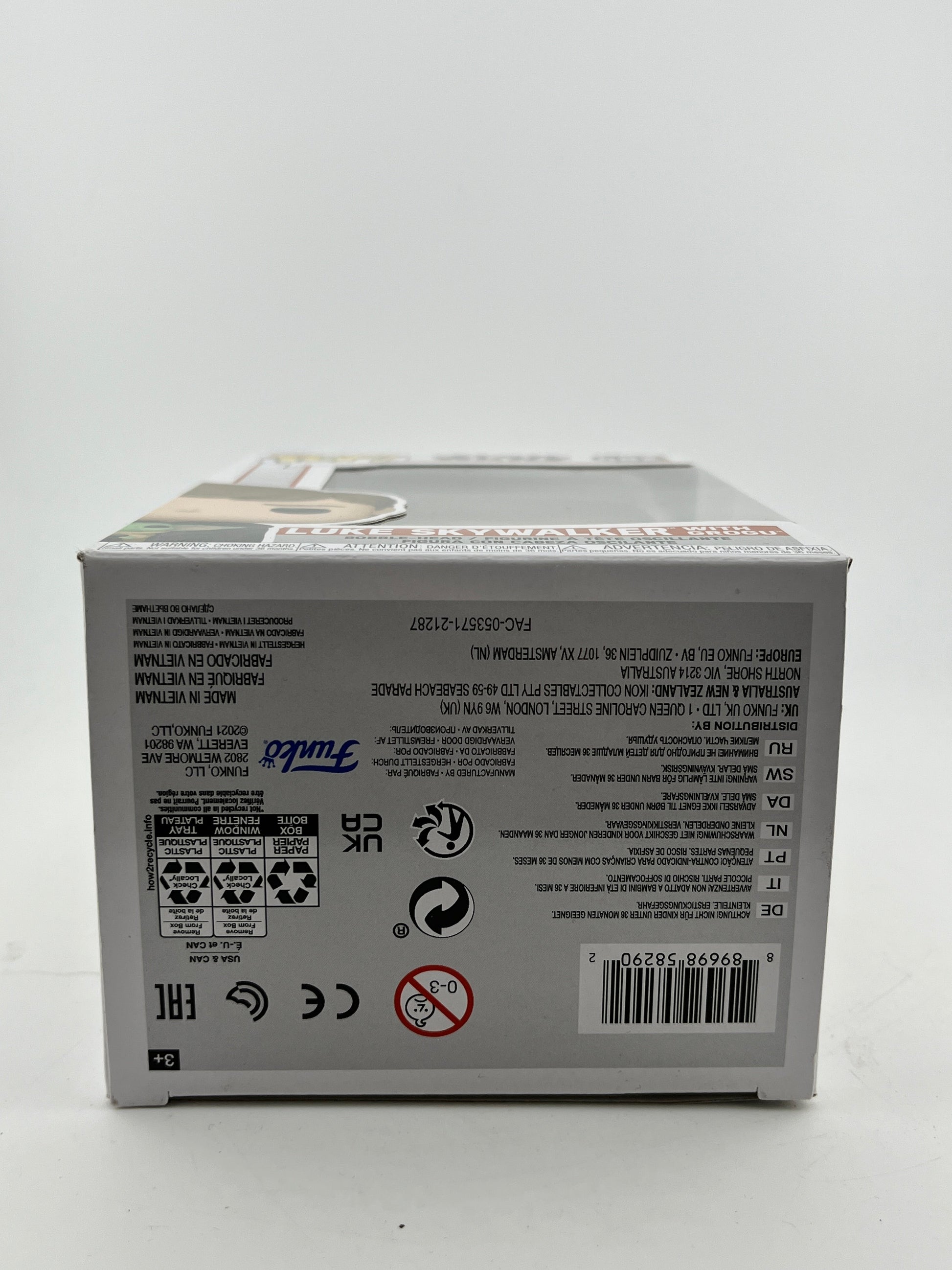 Funko POP! Star Wars - Luke Skywalker With Grogu #482 - Vinyl Collectable FRENLY BRICKS - Open 7 Days