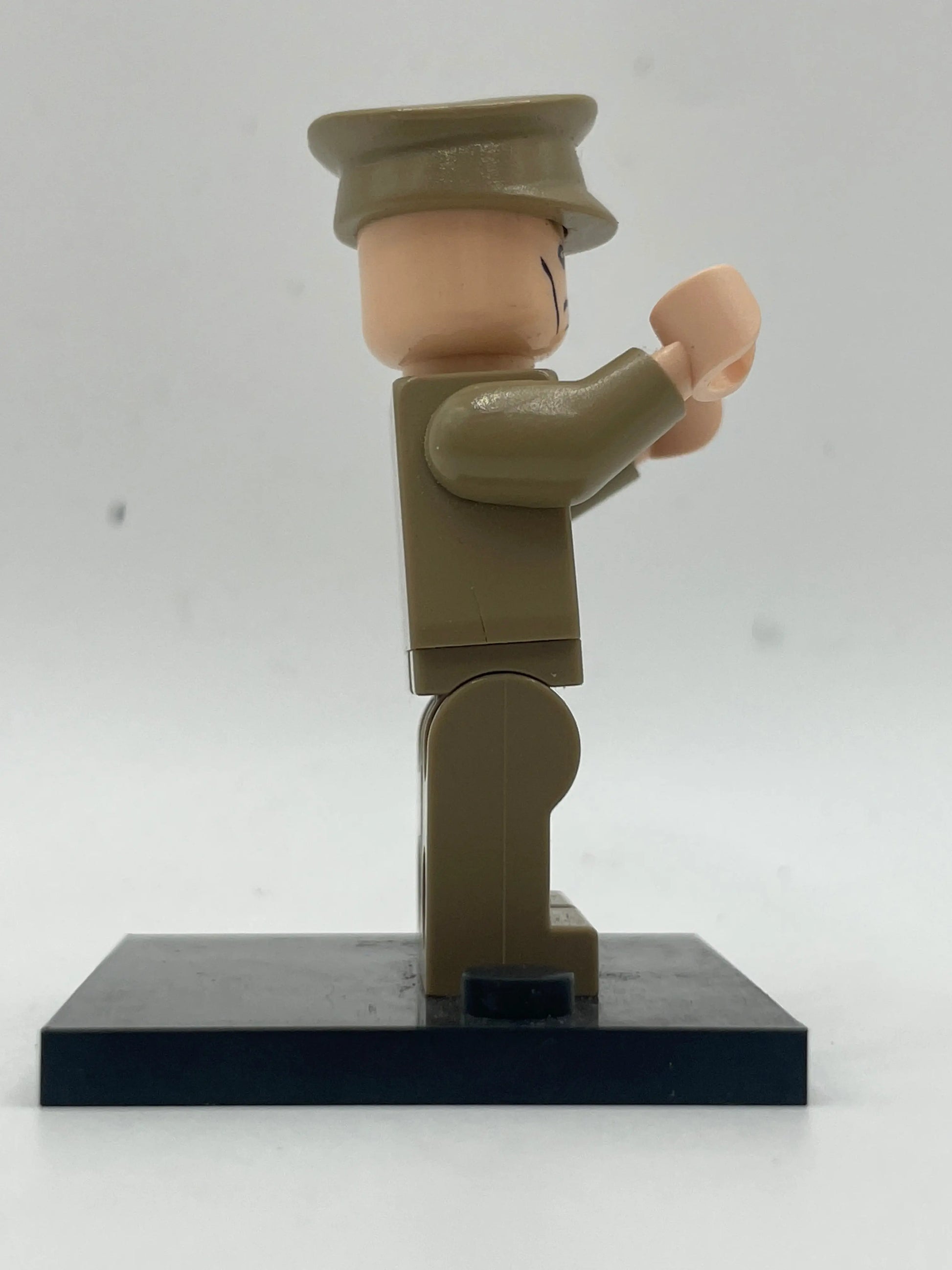 LEGO Minifigure Indiana Jones - iaj018 Colonel Dovchenko (Complete, Genuine) Read Description FRENLY BRICKS - Open 7 Days