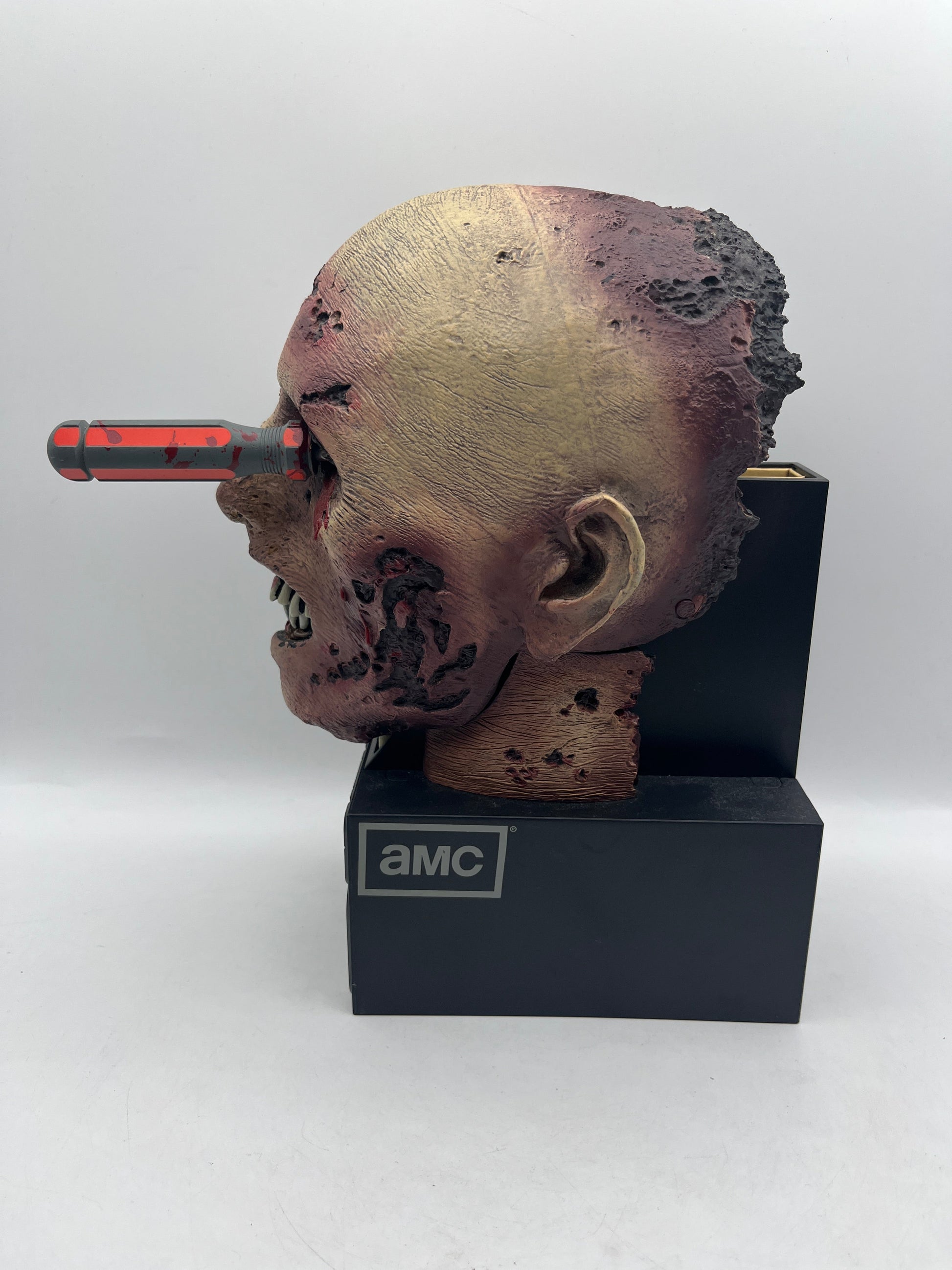 The Walking Dead Season 2 Blu-Ray Disc Set With Screwdriver Zombie Head Display FRENLY BRICKS - Open 7 Days