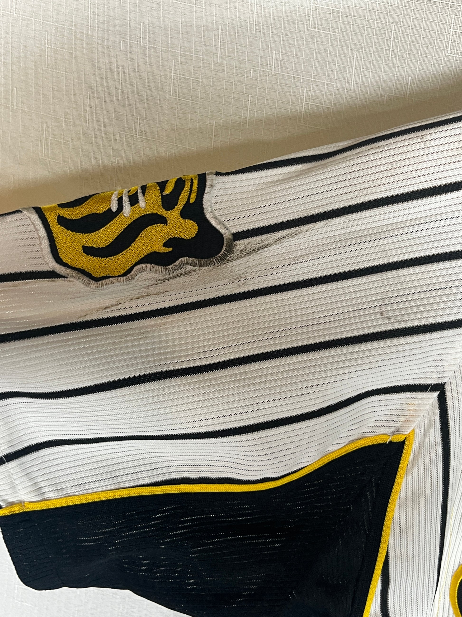Nippon Baseball Hanshin Tigers “Hiyama #24” White Jersey Large