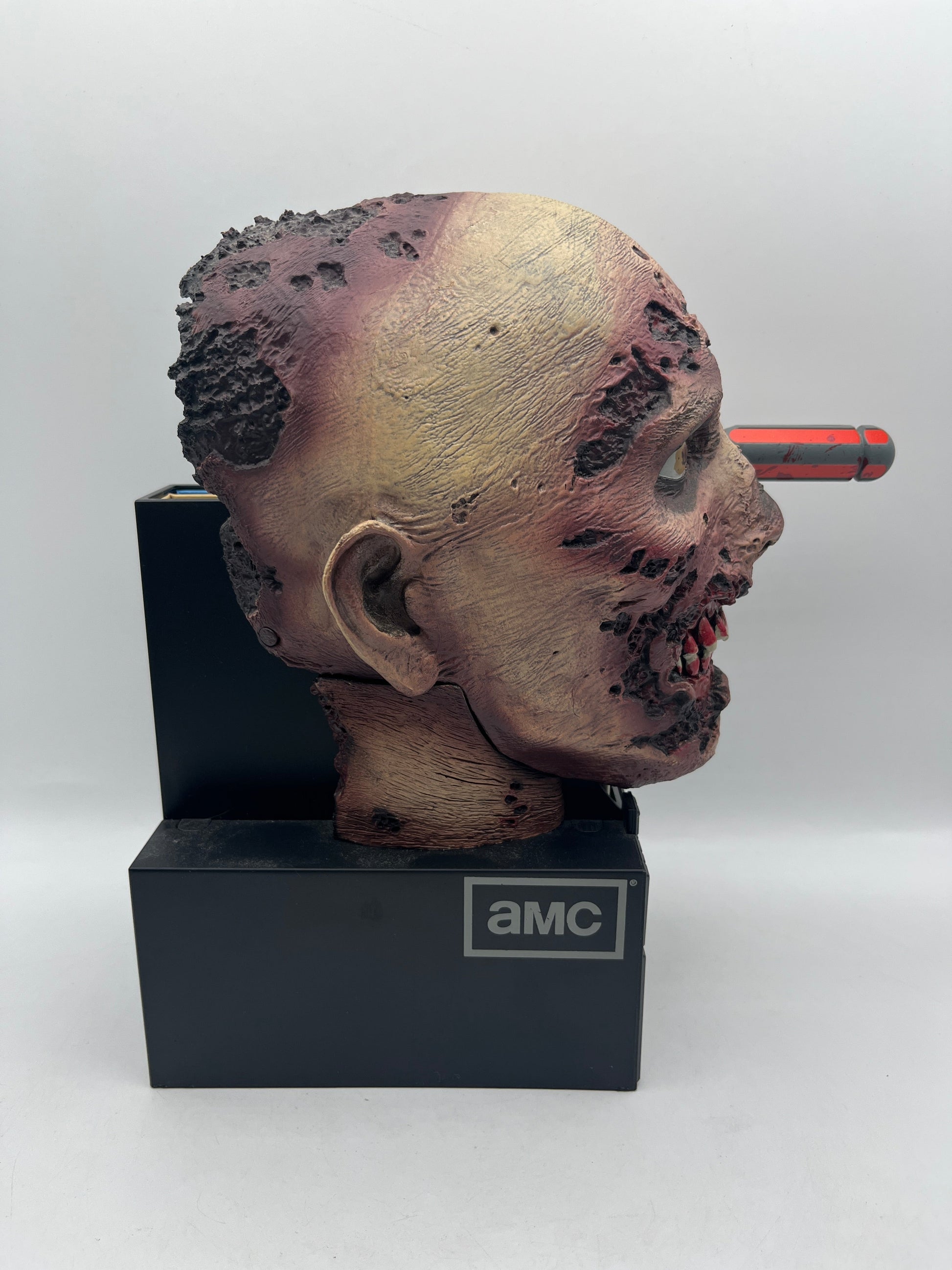 The Walking Dead Season 2 Blu-Ray Disc Set With Screwdriver Zombie Head Display FRENLY BRICKS - Open 7 Days