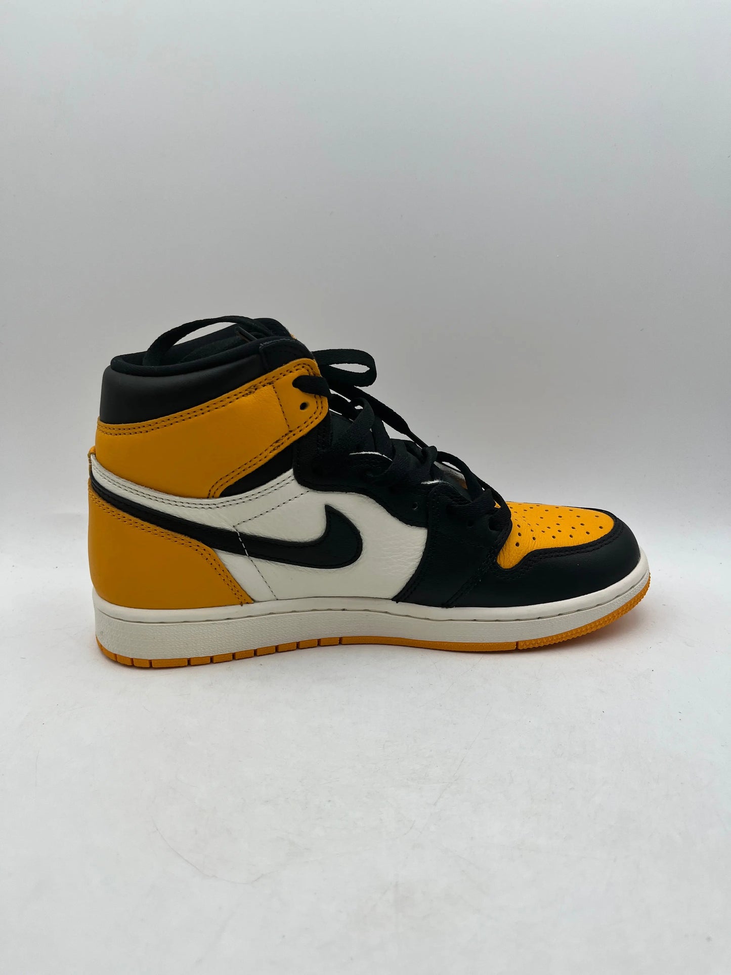 Air Jordan 1 Retro High OG Taxi US 8 - With Box FRENLY BRICKS - Open 7 Days